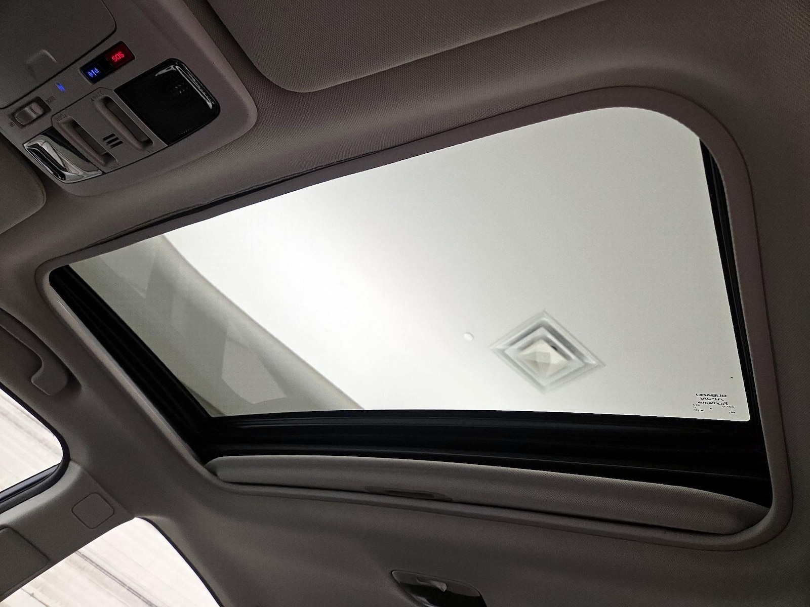 Sunroof(s) & Overhead Airbags