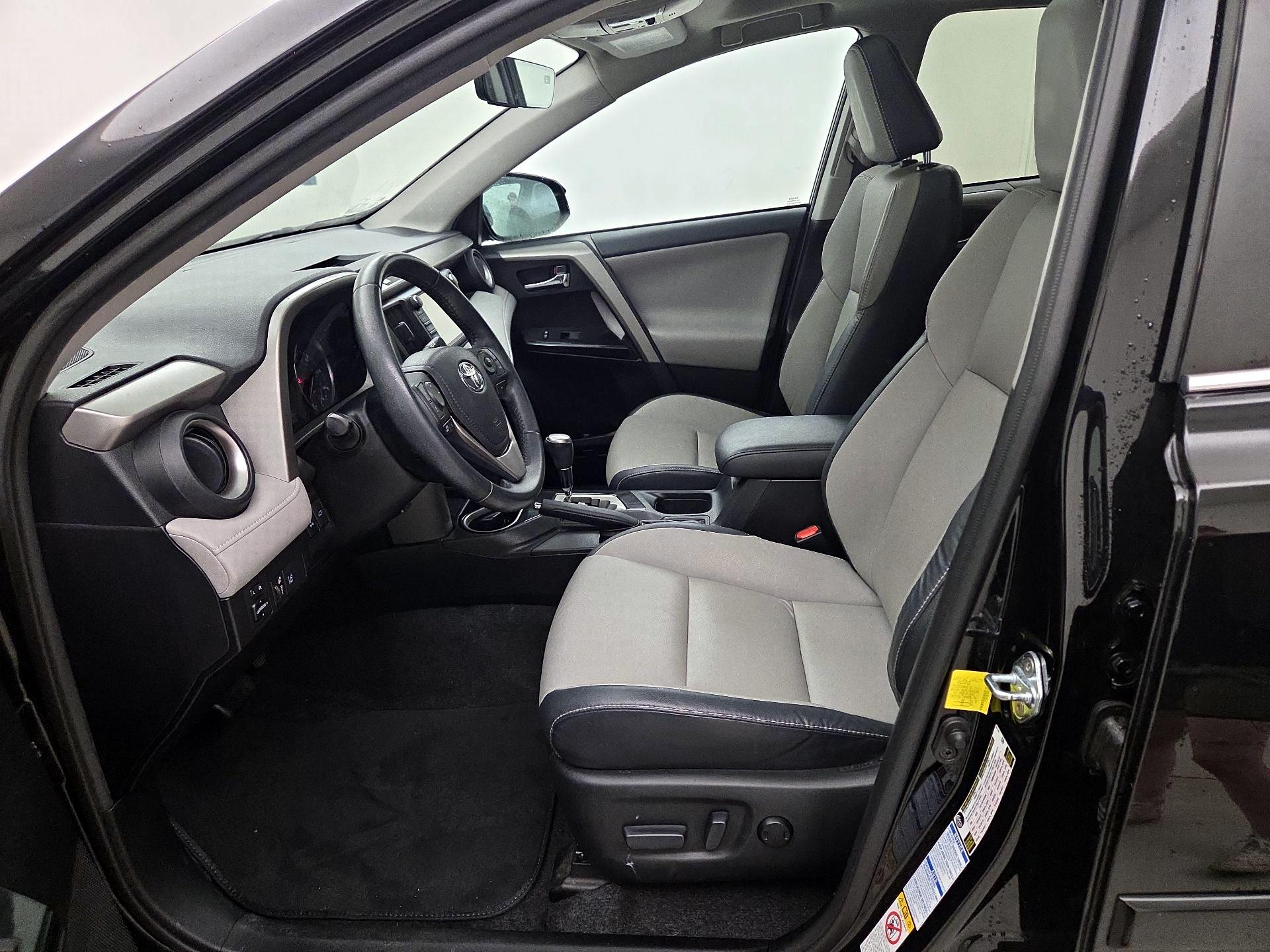 Thumbnail: 2017 Toyota RAV4 - 11