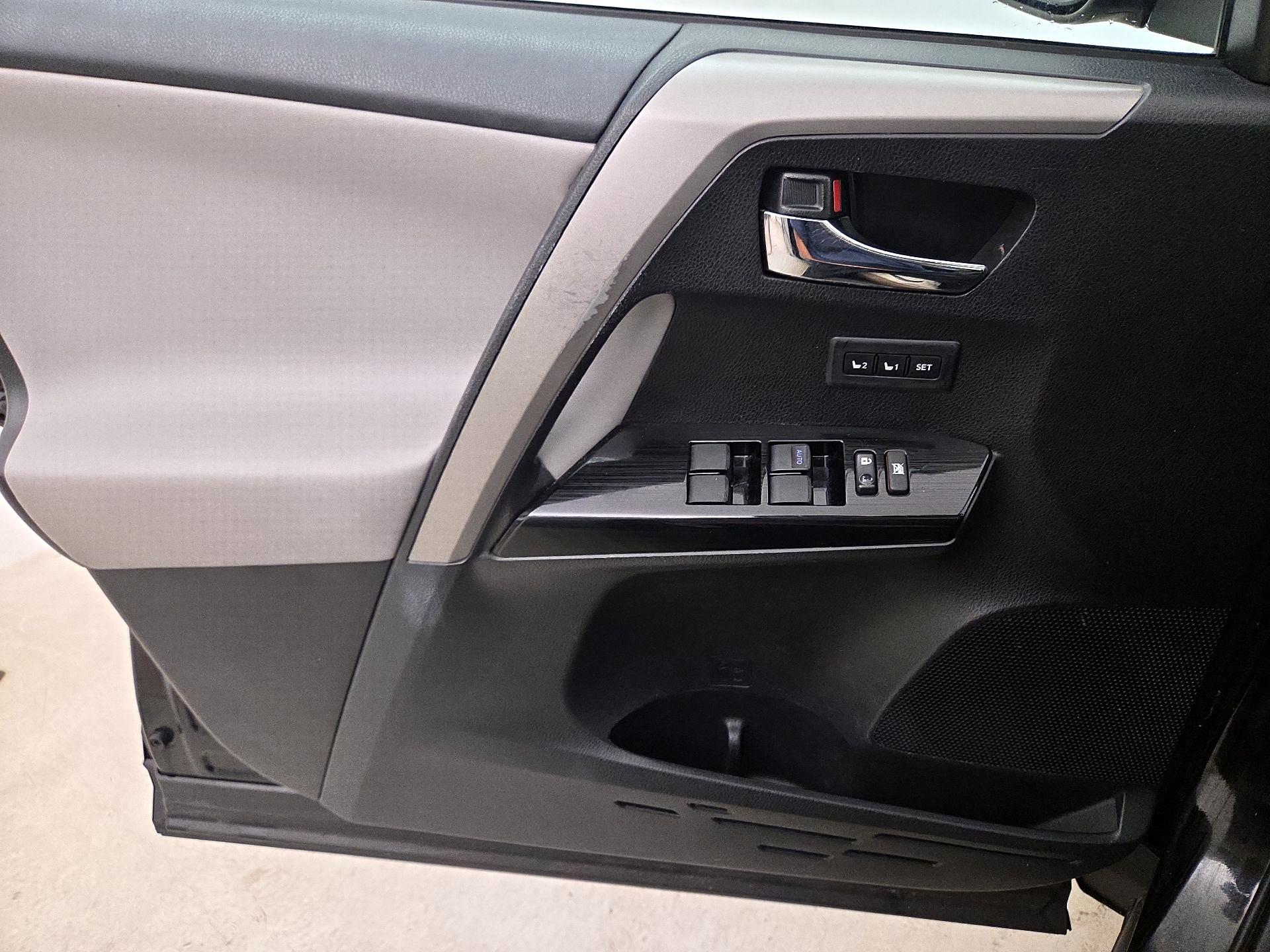 Thumbnail: 2017 Toyota RAV4 - 12