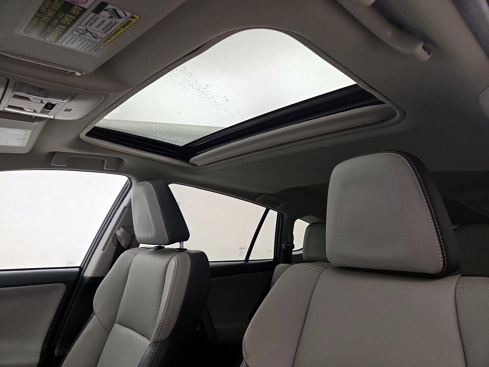 Thumbnail: 2017 Toyota RAV4 - 20