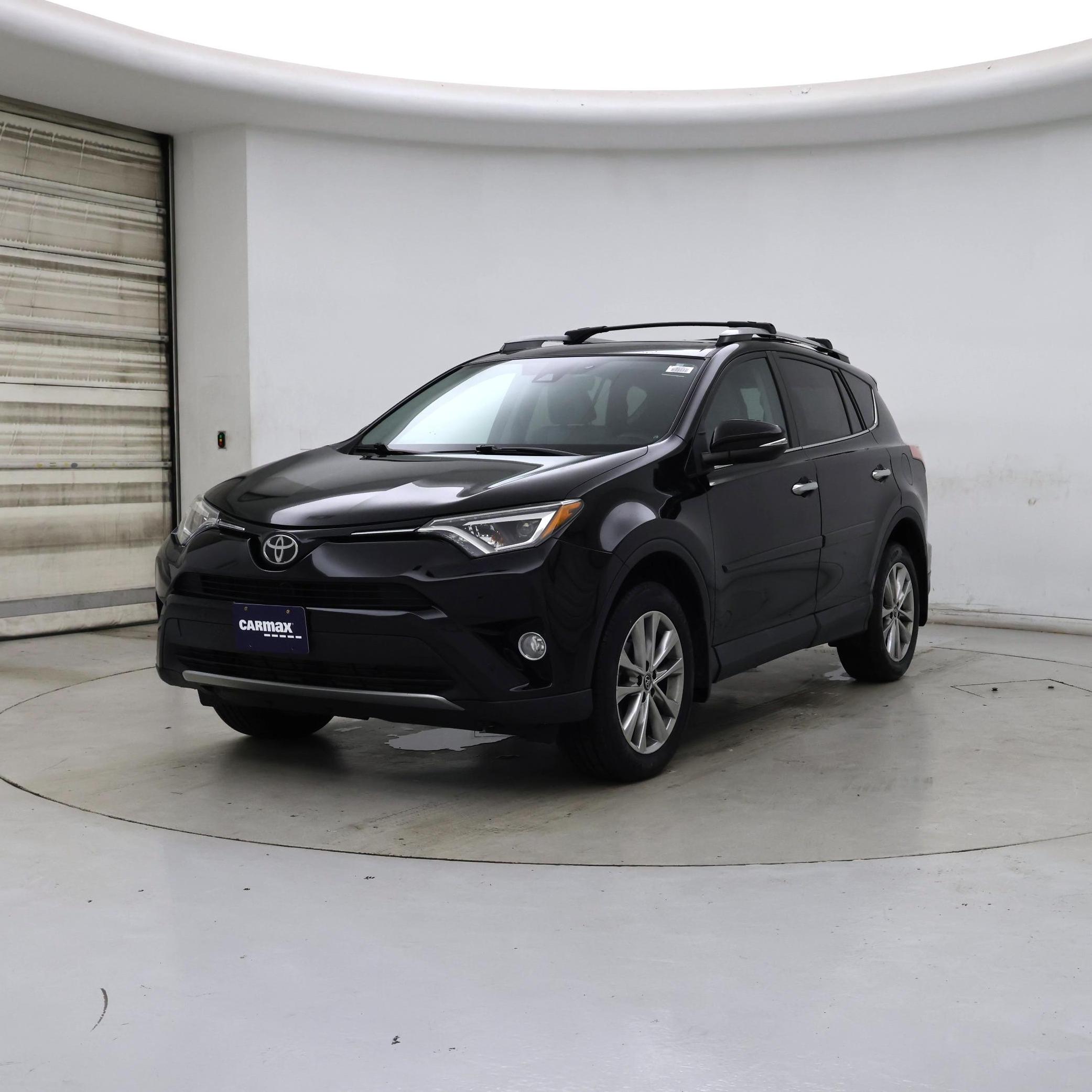 Thumbnail: 2017 Toyota RAV4 - 4