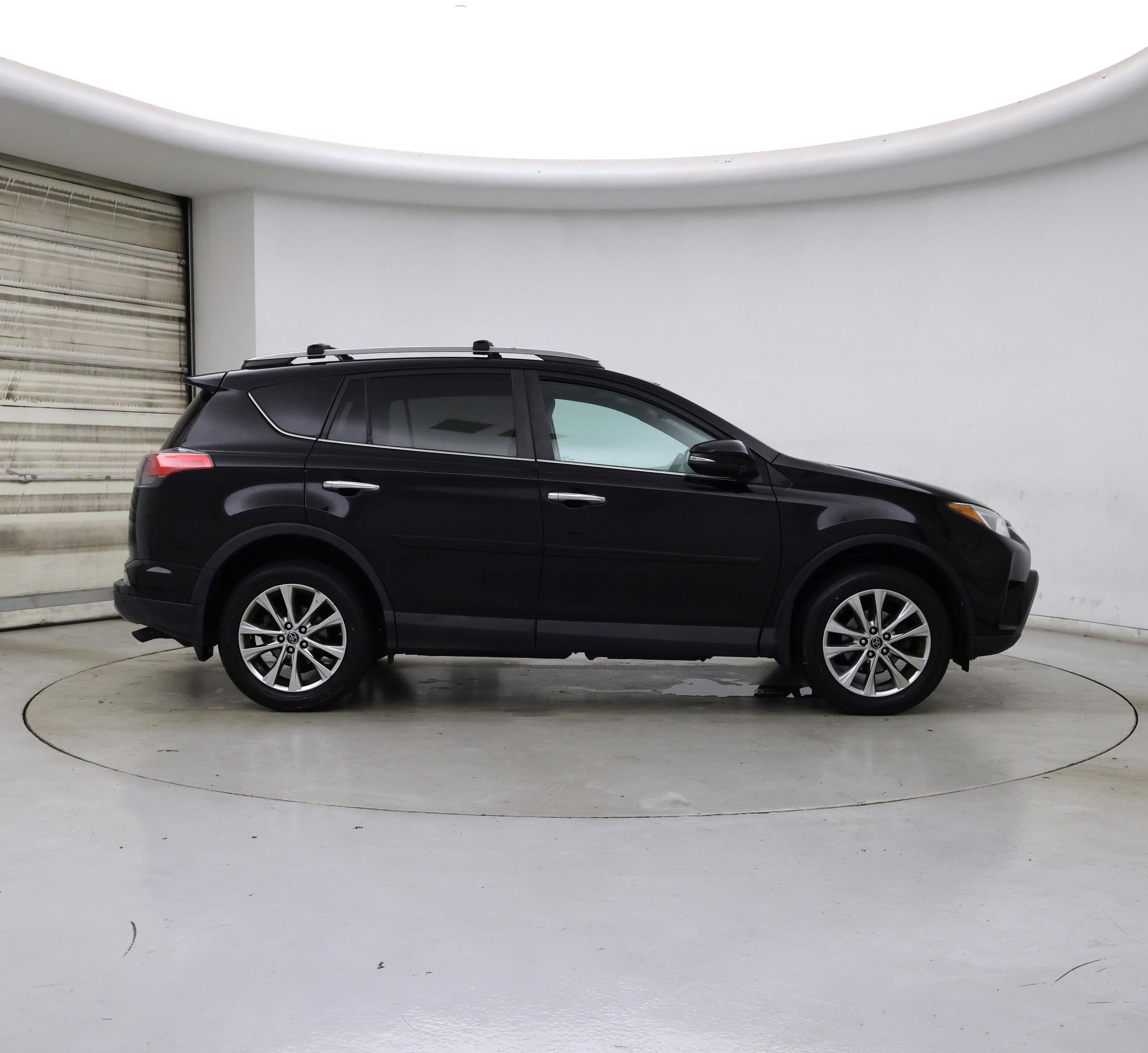 Thumbnail: 2017 Toyota RAV4 - 7