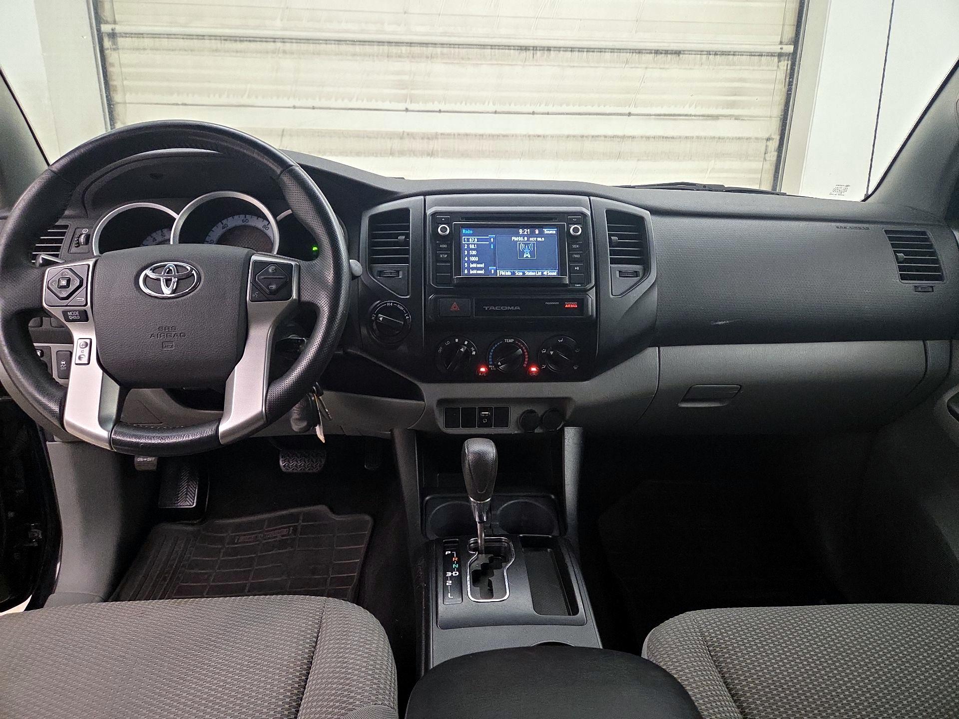 Thumbnail: 2015 Toyota Tacoma - 9