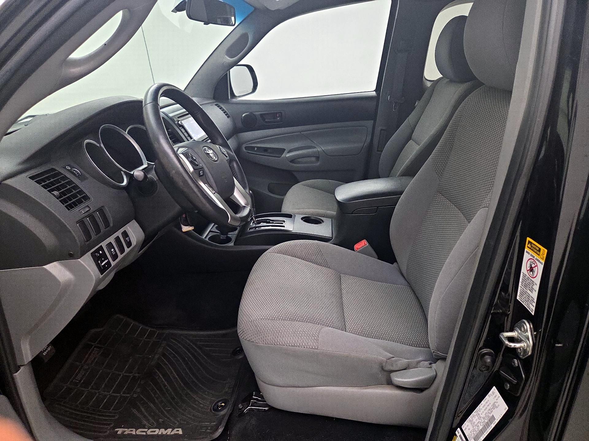 Thumbnail: 2015 Toyota Tacoma - 11