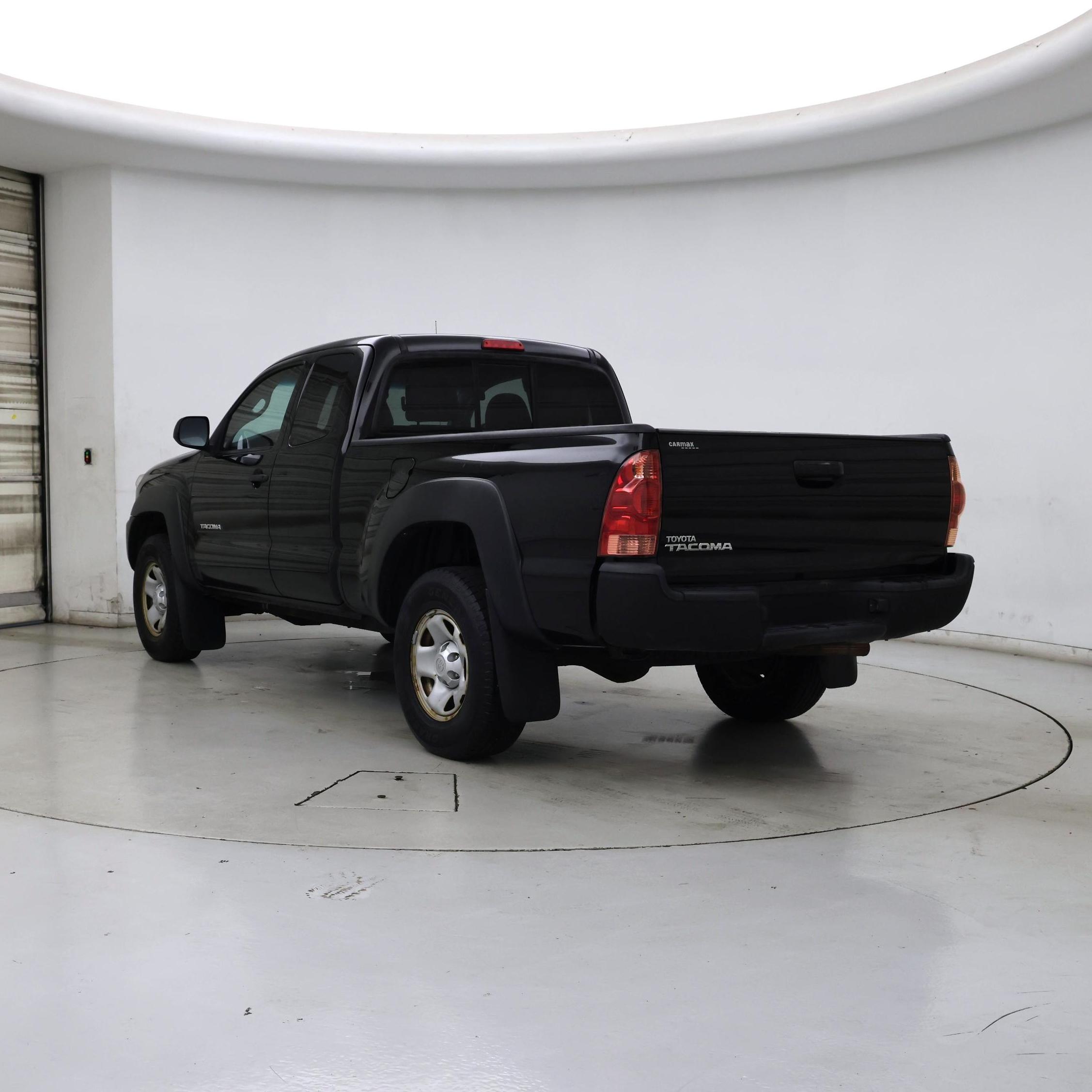 Thumbnail: 2015 Toyota Tacoma - 2