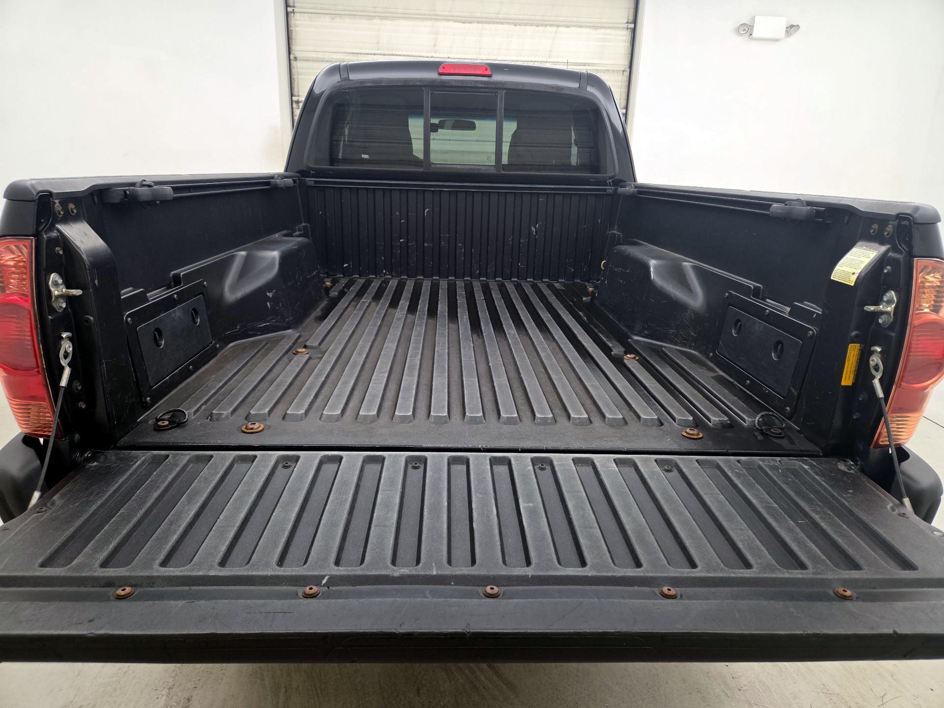 Thumbnail: 2015 Toyota Tacoma - 19