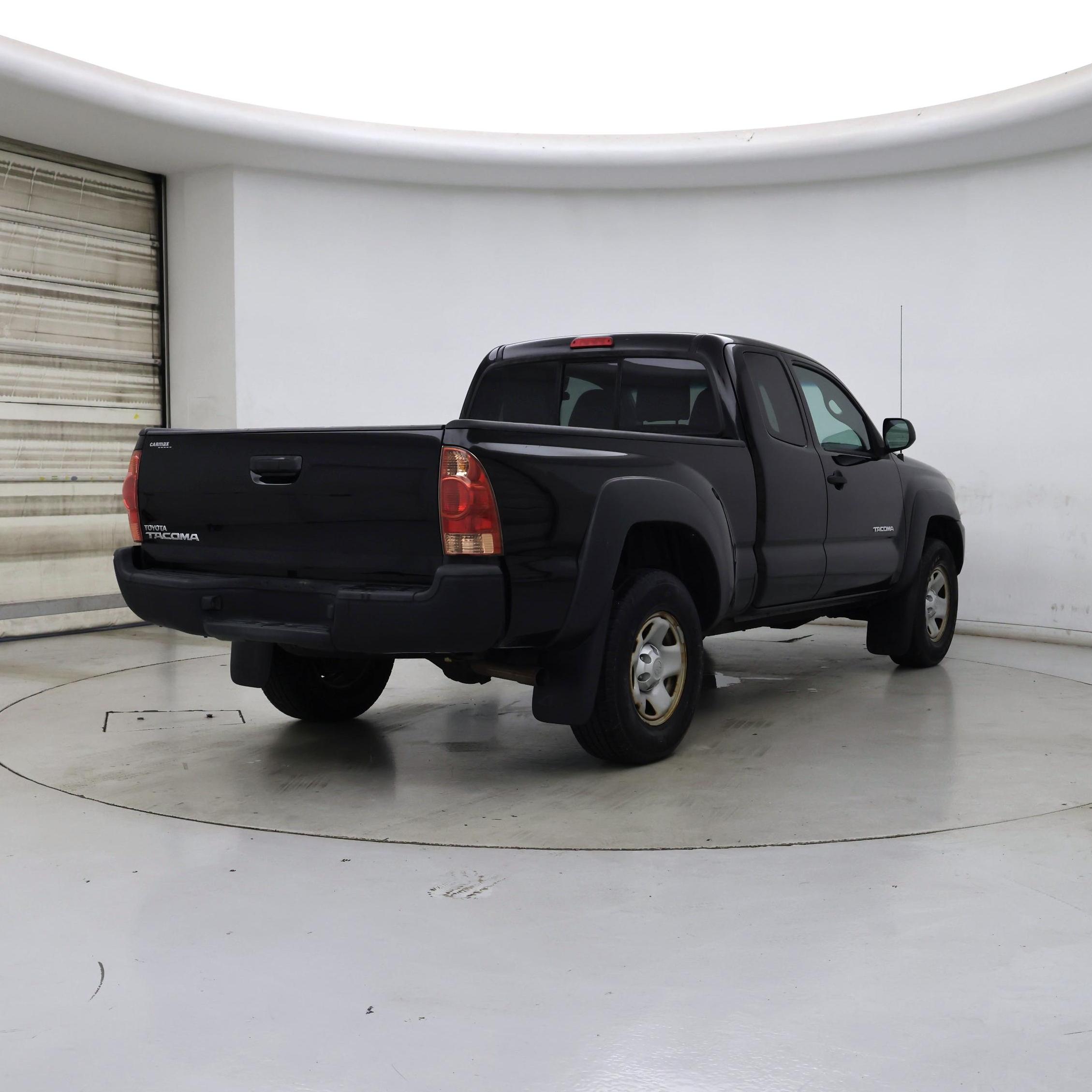 Thumbnail: 2015 Toyota Tacoma - 8