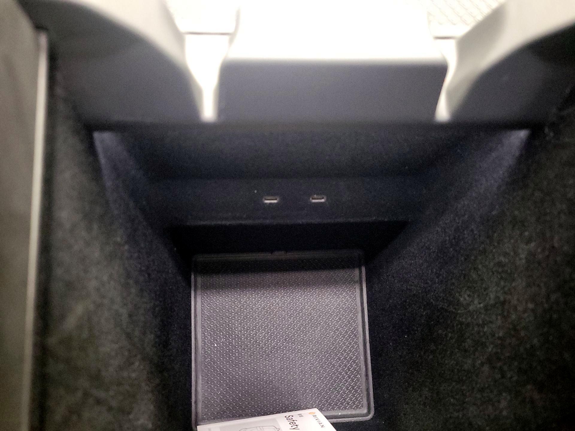 Thumbnail: 2023 Rivian R1S - 17