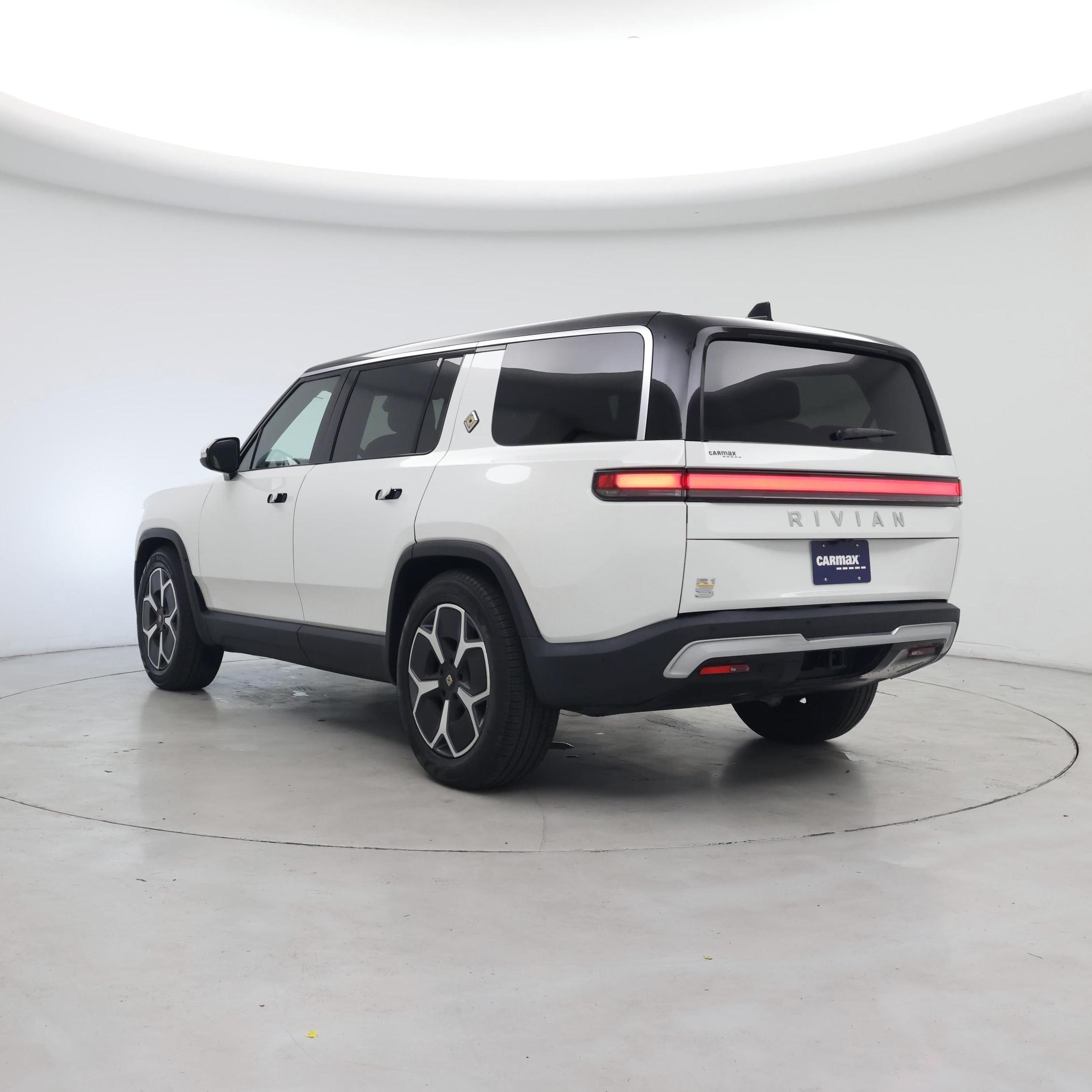 Thumbnail: 2023 Rivian R1S - 2