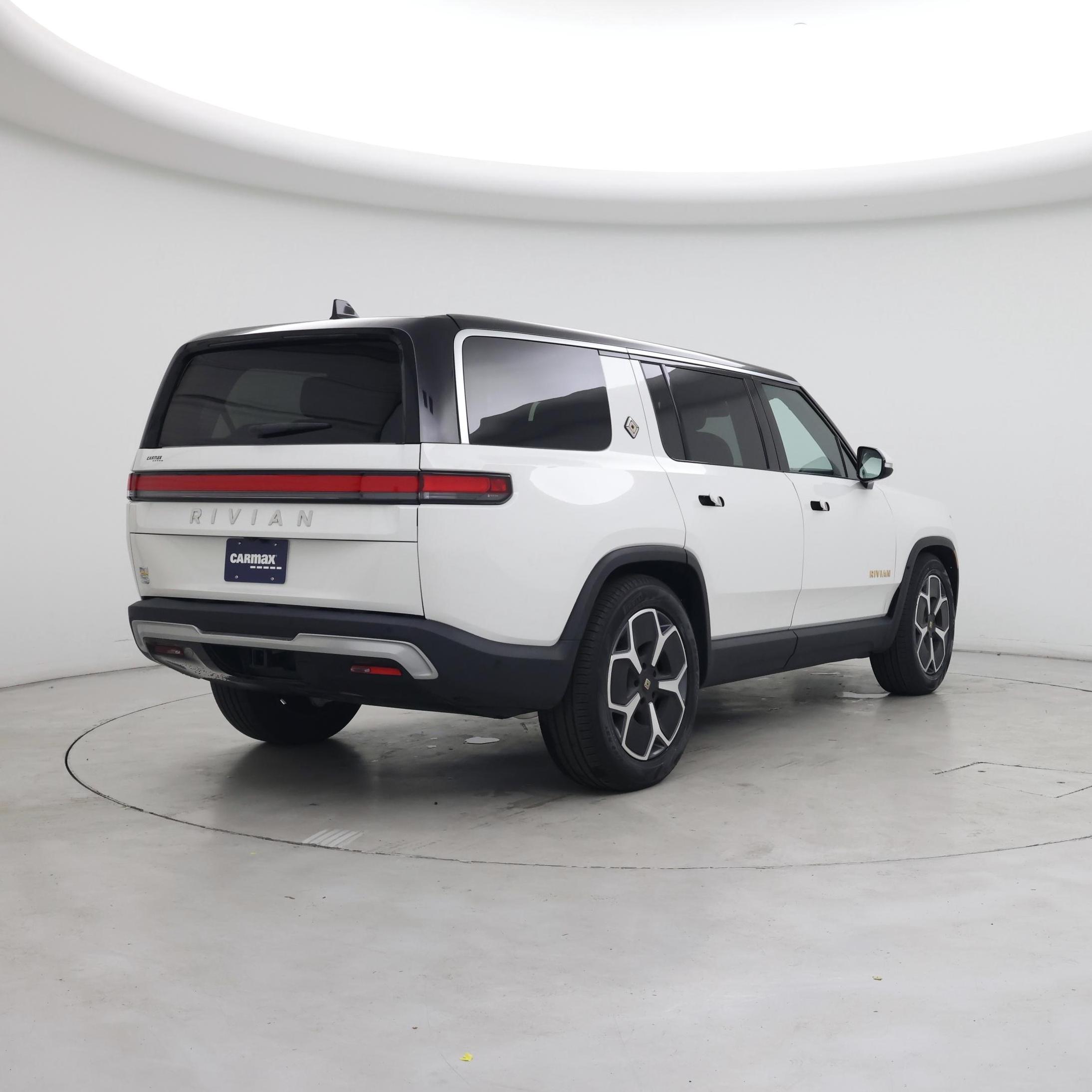 Thumbnail: 2023 Rivian R1S - 8