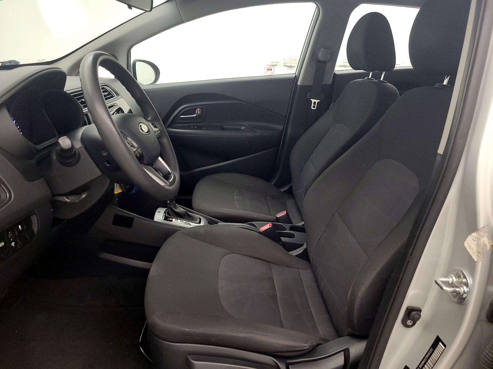 Thumbnail: 2016 Kia Rio - 9