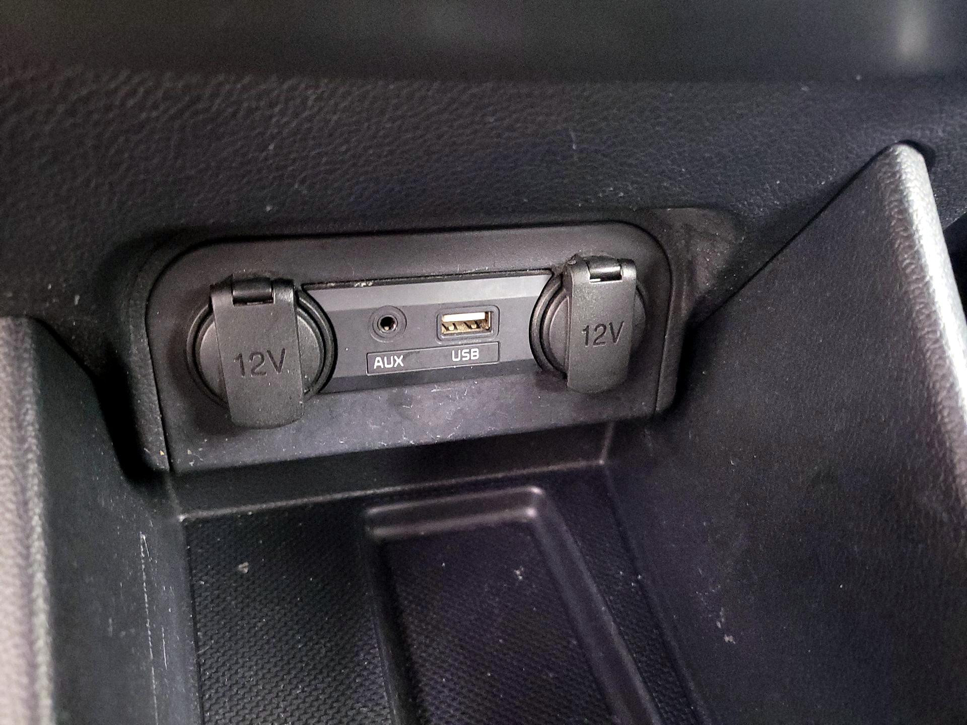 Thumbnail: 2016 Kia Rio - 15