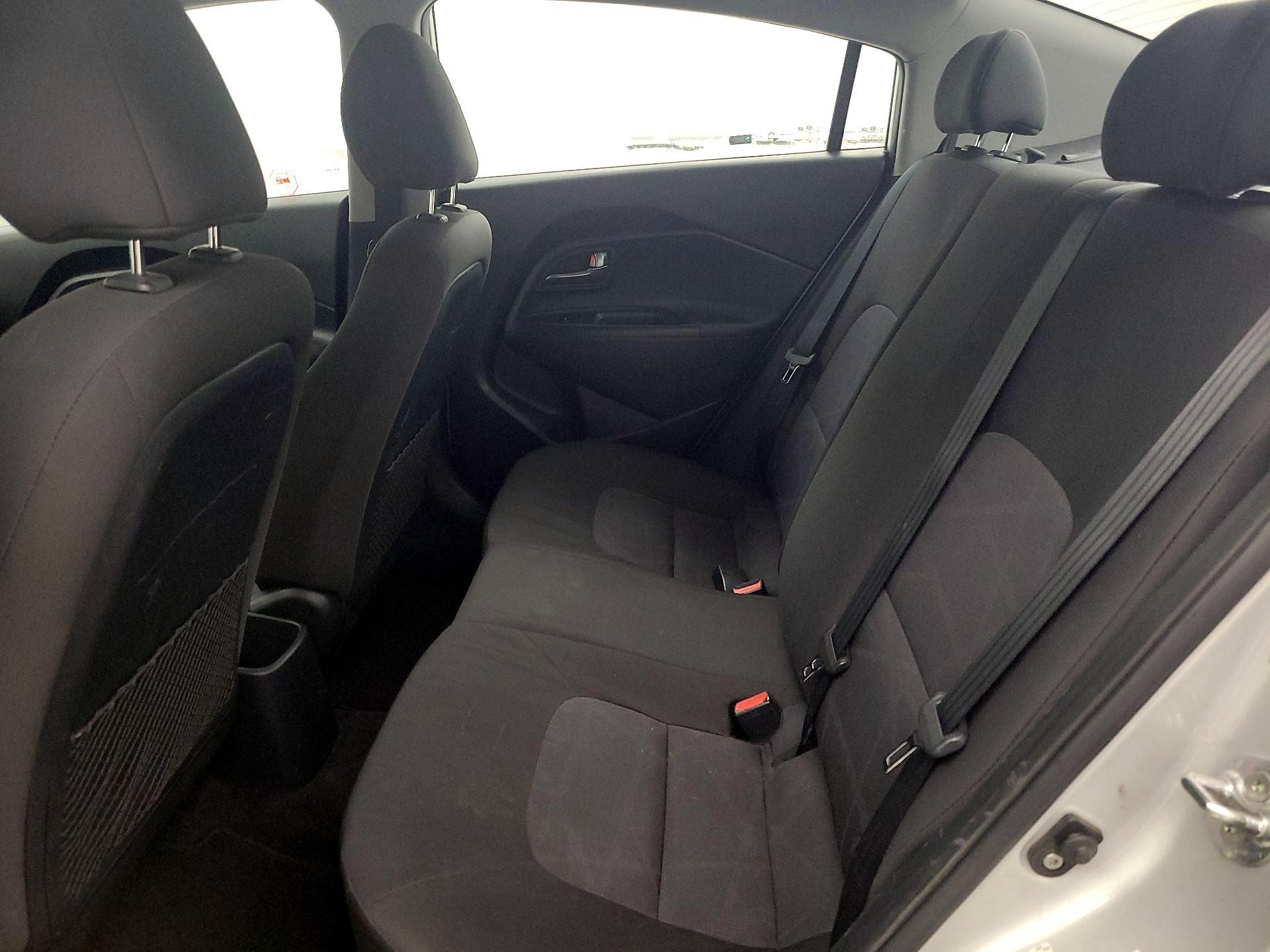 Thumbnail: 2016 Kia Rio - 16