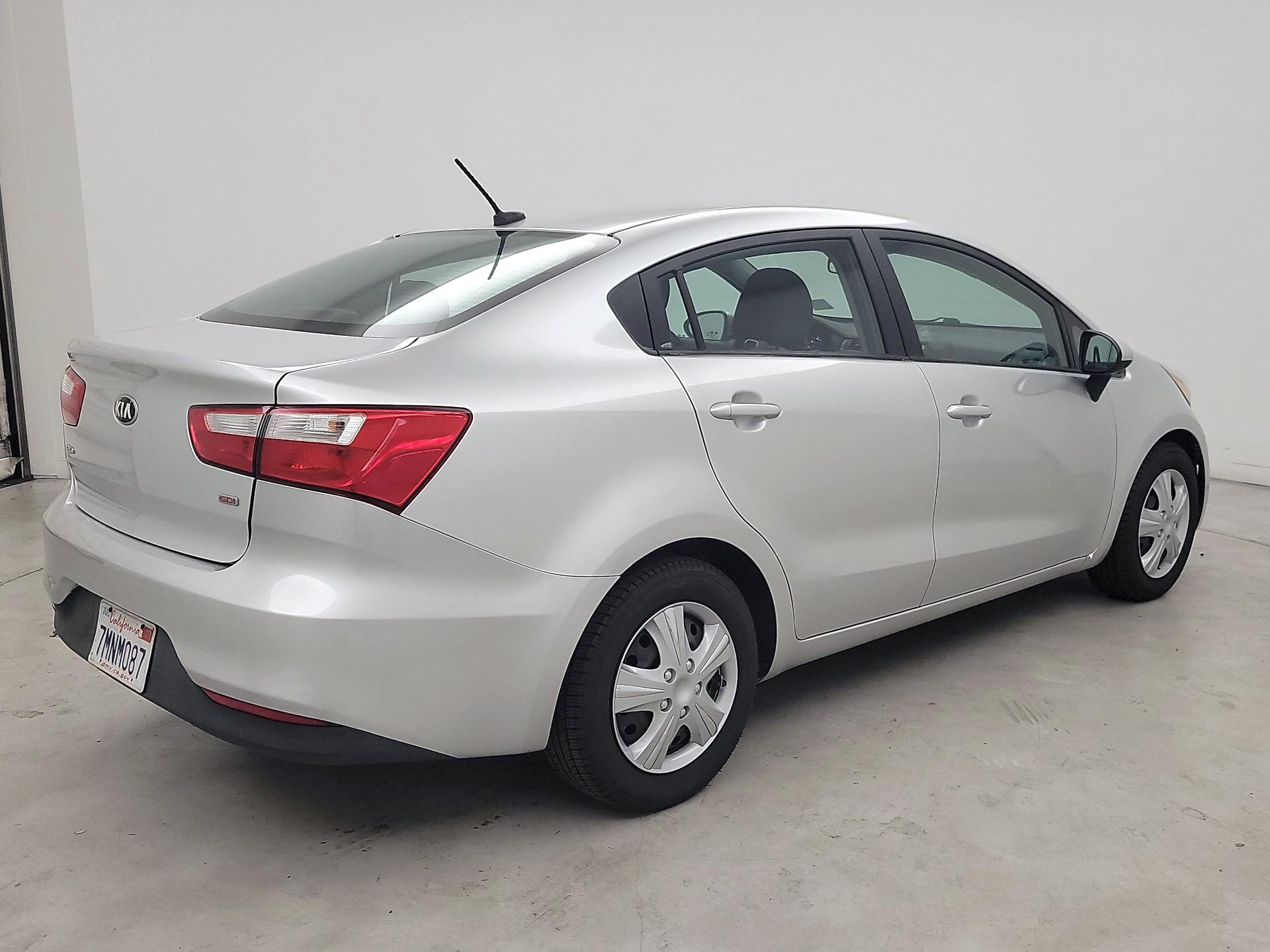 Thumbnail: 2016 Kia Rio - 5