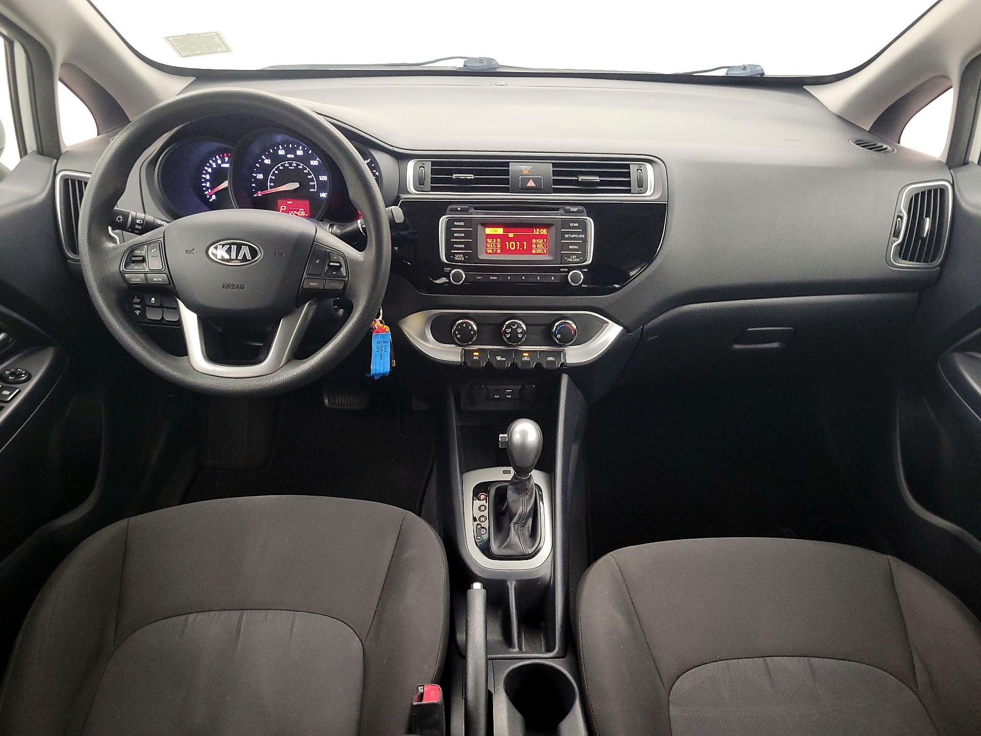 Thumbnail: 2016 Kia Rio - 8