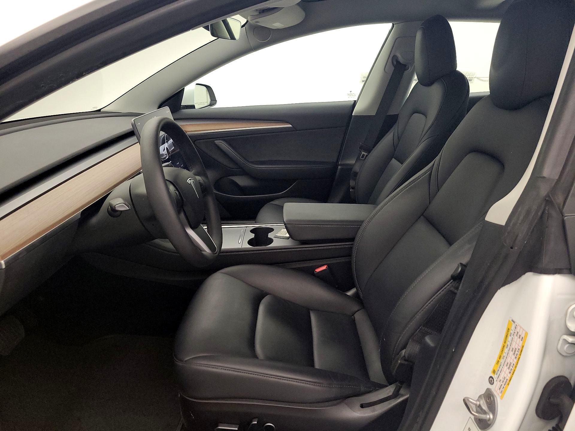 Thumbnail: 2022 Tesla Model 3 - 11