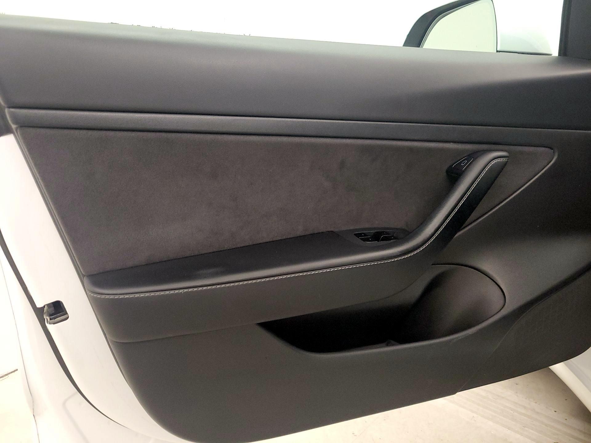 Thumbnail: 2021 Tesla Model 3 - 12