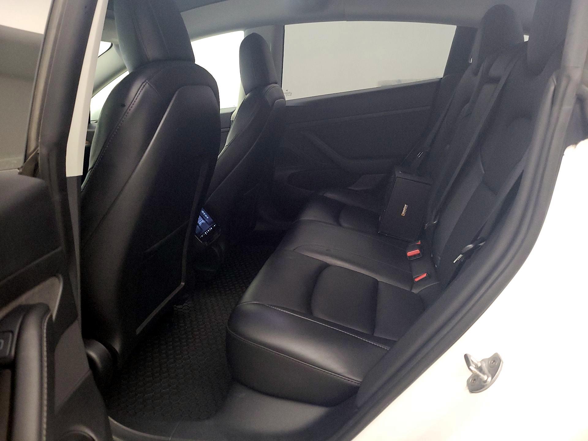 Thumbnail: 2021 Tesla Model 3 - 19