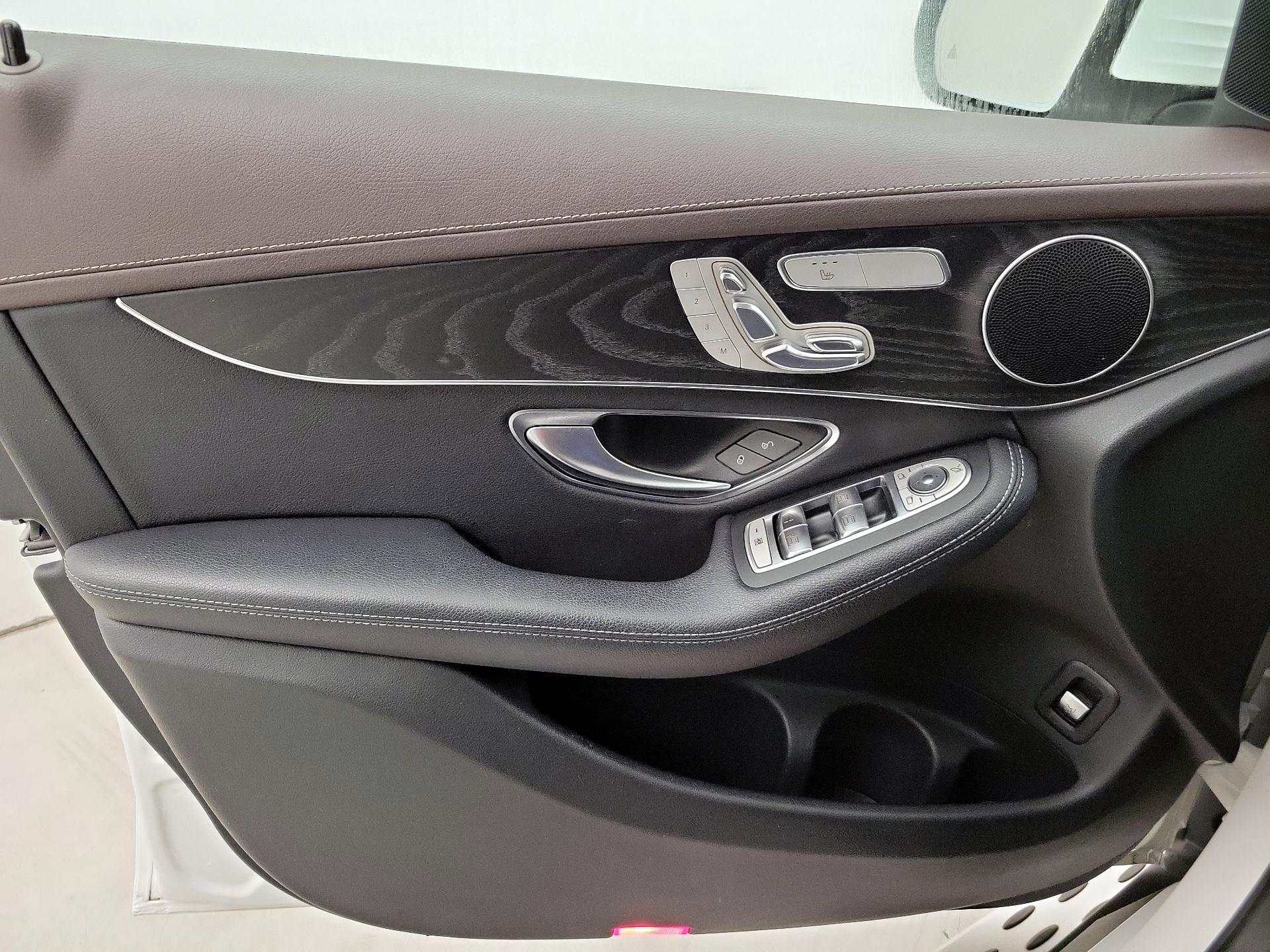 Thumbnail: 2016 Mercedes-Benz GLC - 12