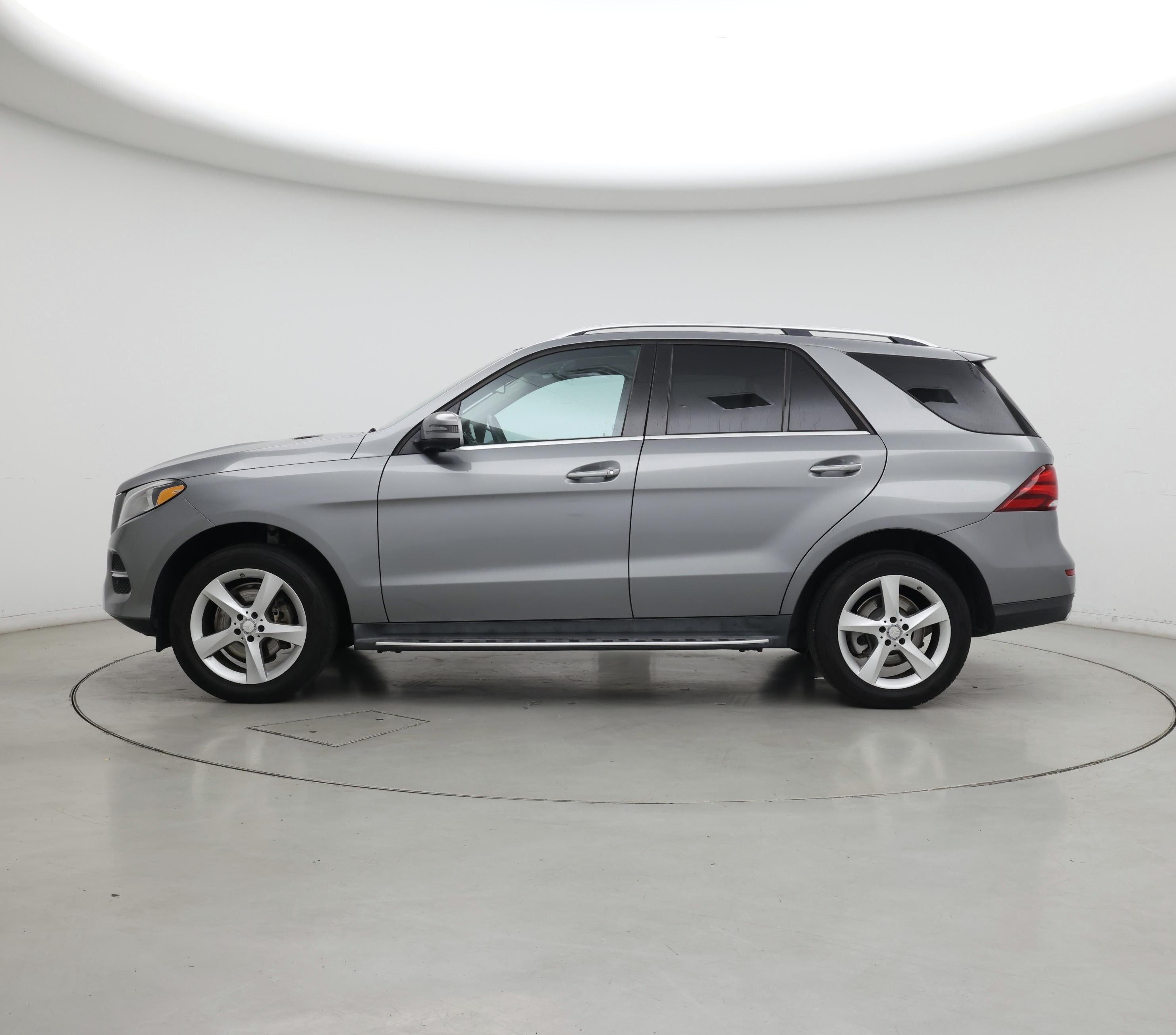 Thumbnail: 2016 Mercedes-Benz GLE - 3