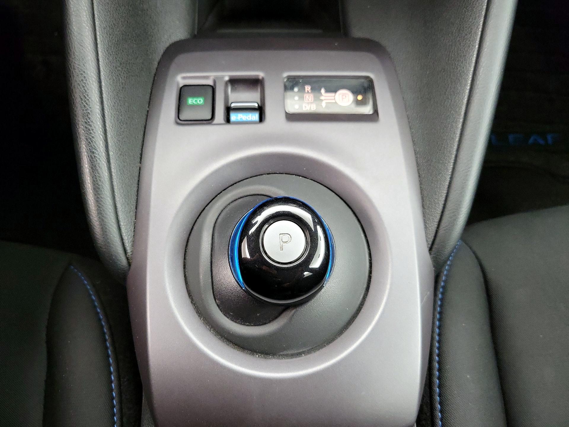 Thumbnail: 2023 Nissan Leaf - 17