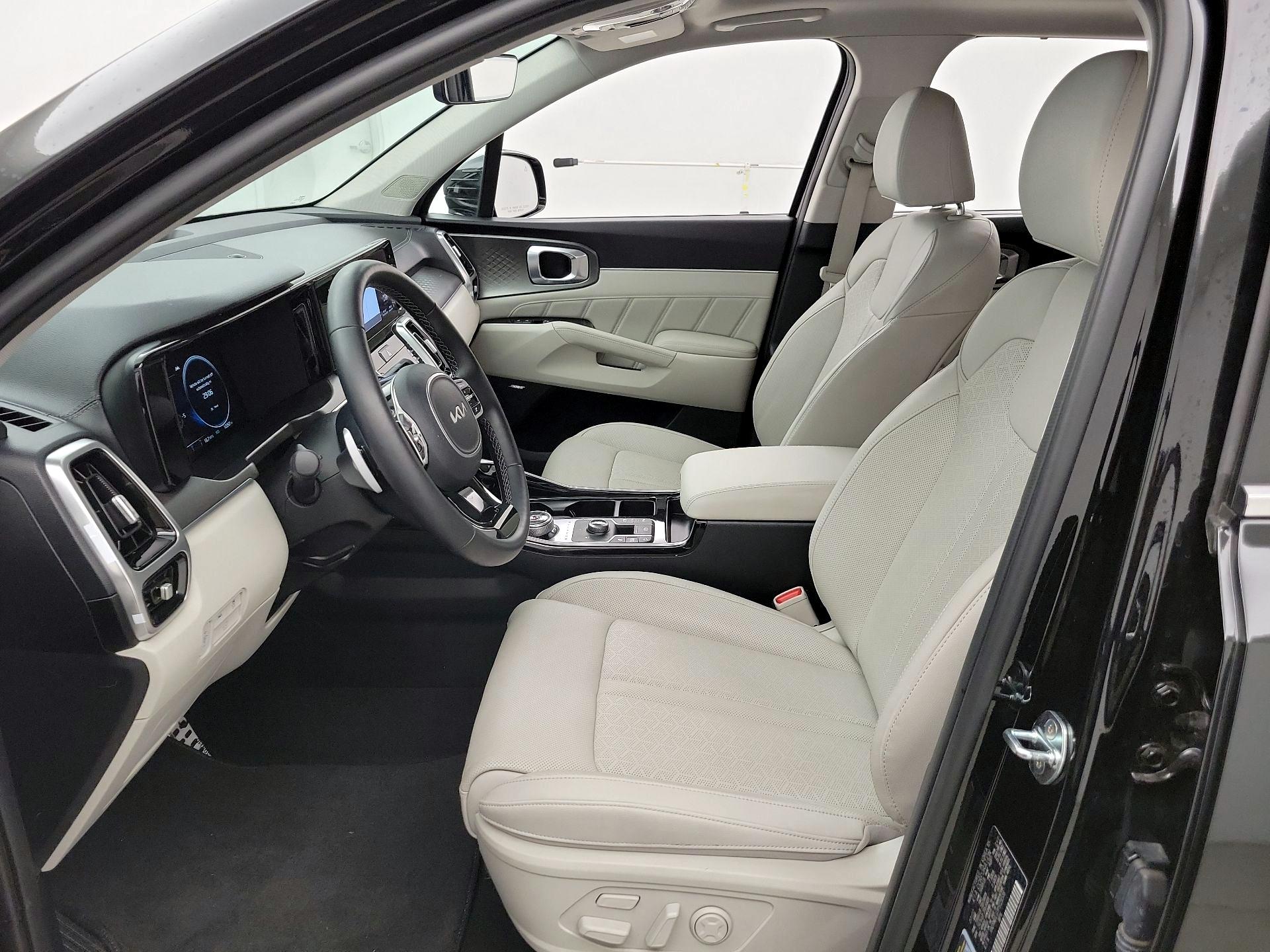 Thumbnail: 2023 Kia Sorento - 11