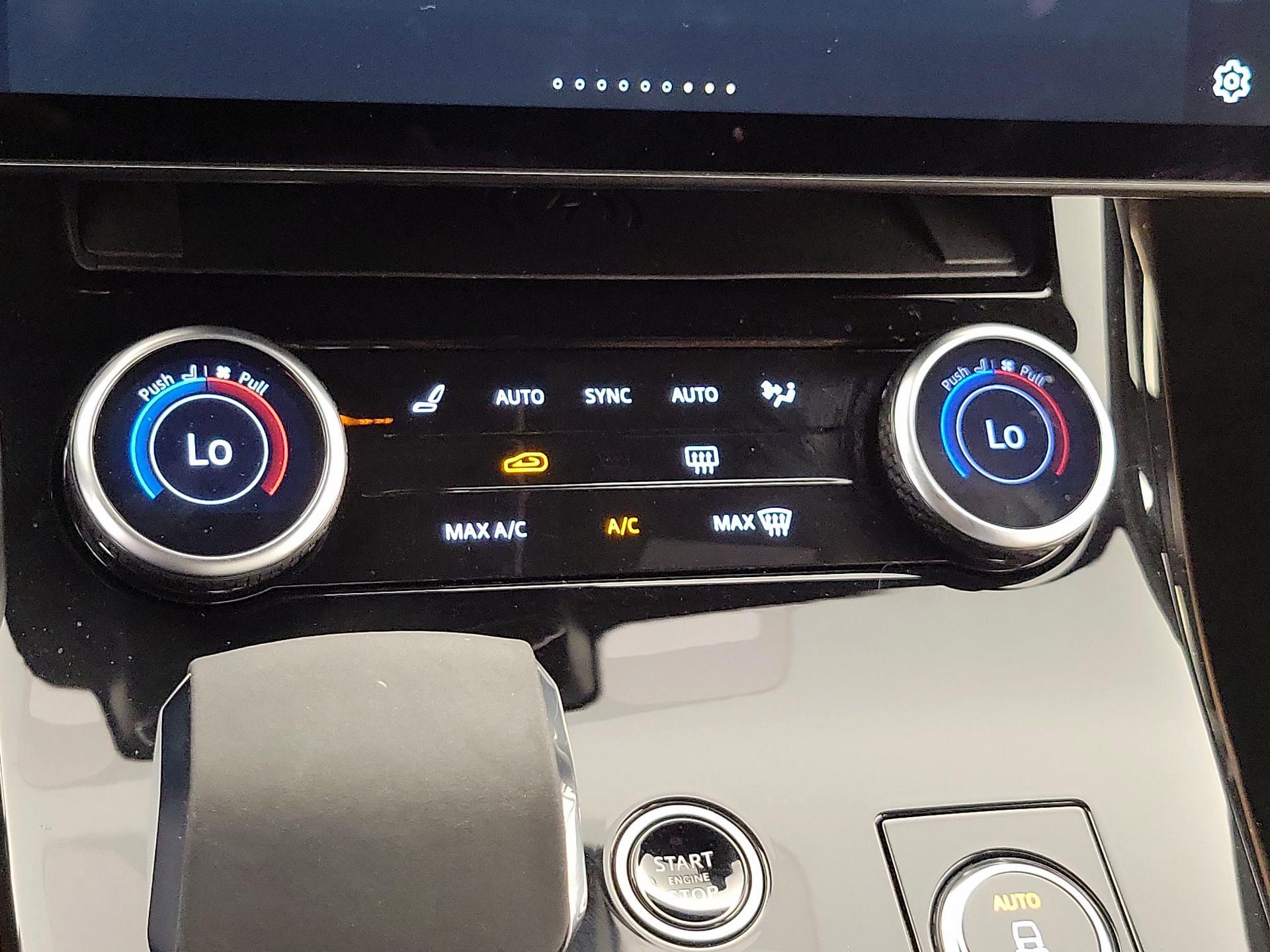 Thumbnail: 2023 Land Rover Range Rover Sport - 17