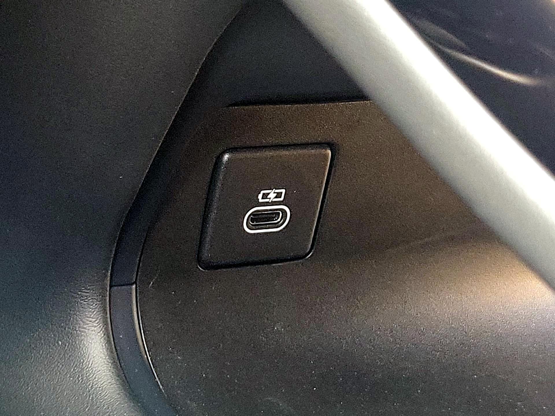 Thumbnail: 2023 Land Rover Range Rover Sport - 19