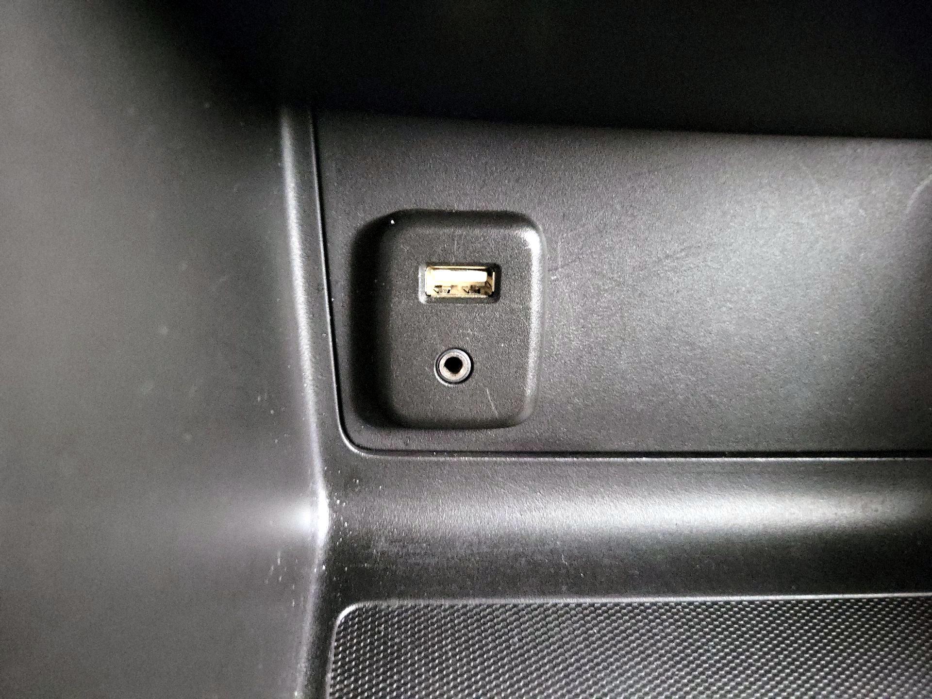 Thumbnail: 2015 GMC Canyon - 19