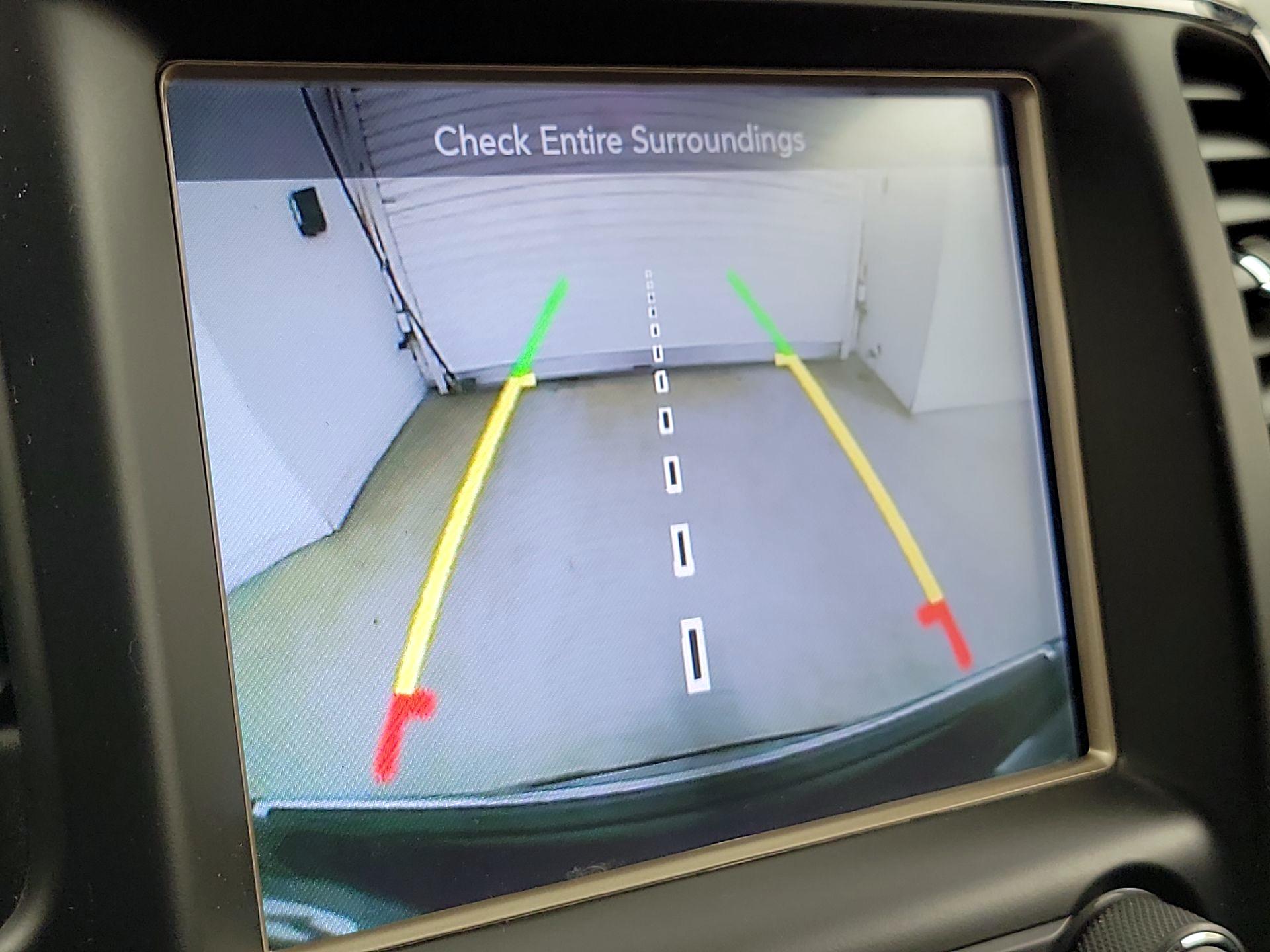 Thumbnail: 2015 Jeep Grand Cherokee - 15