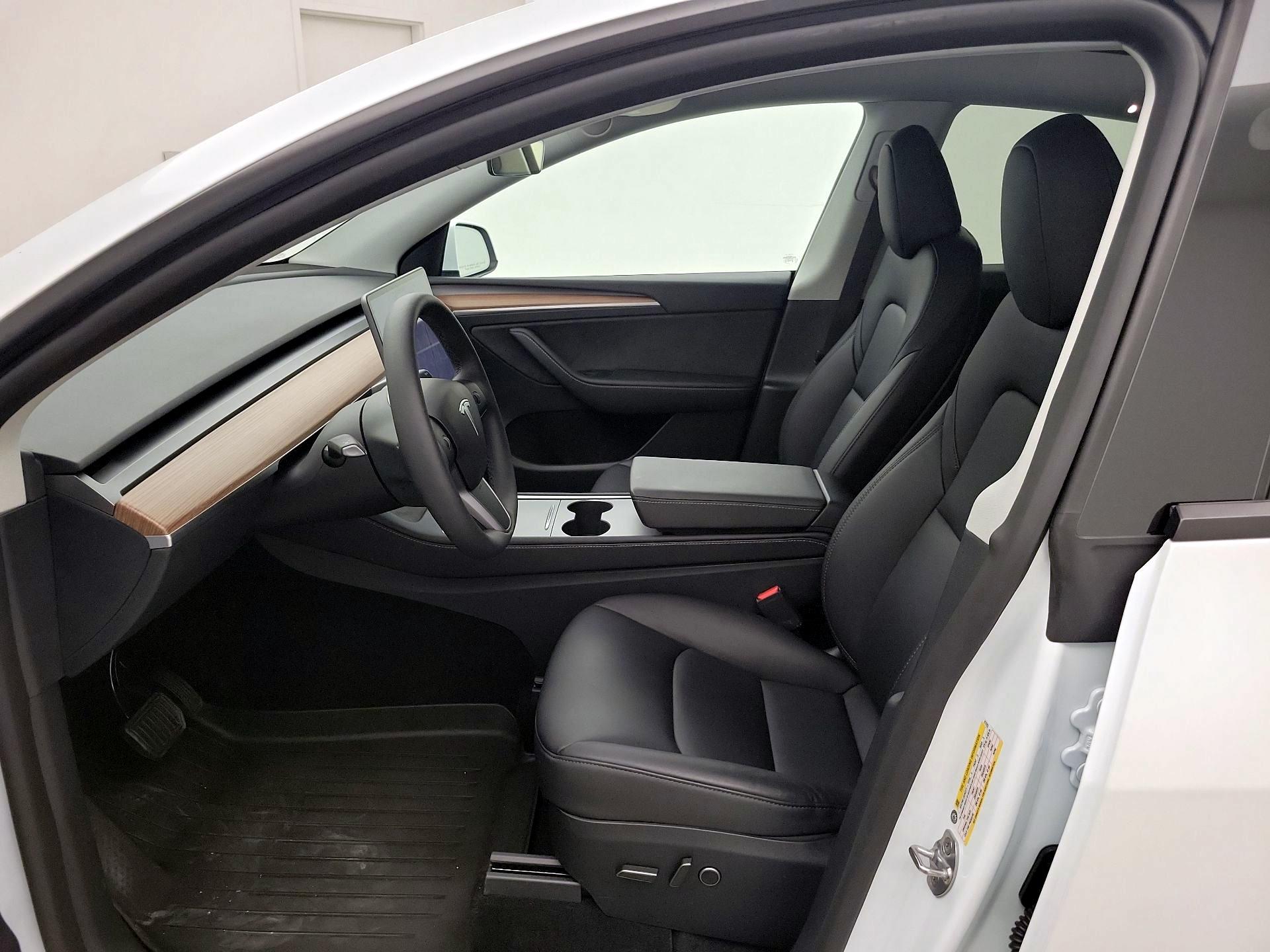 Thumbnail: 2025 Tesla Model Y - 11