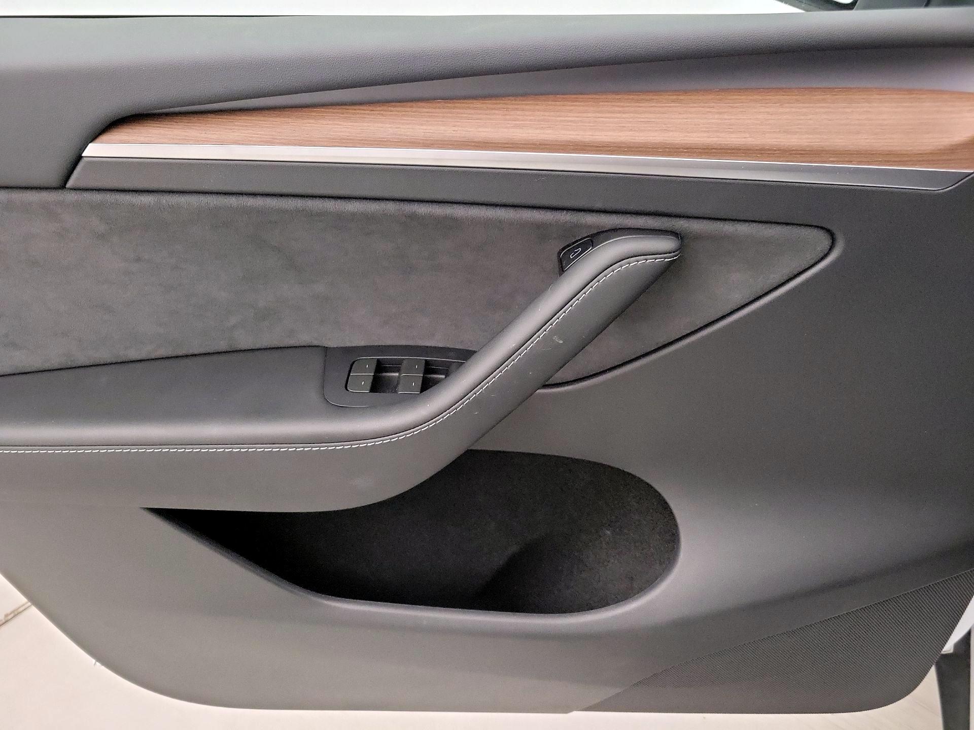 Thumbnail: 2025 Tesla Model Y - 12