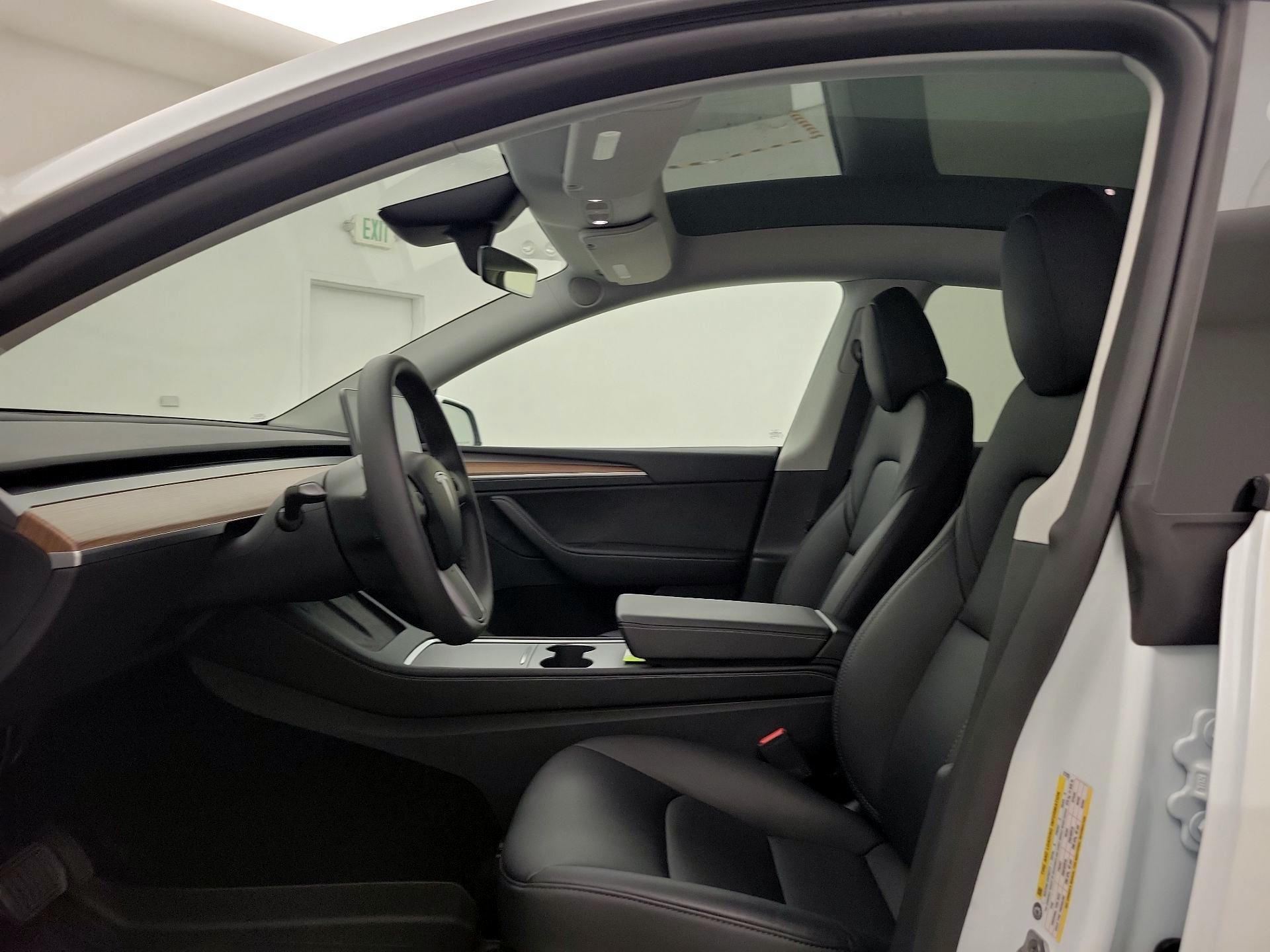 Thumbnail: 2025 Tesla Model Y - 19