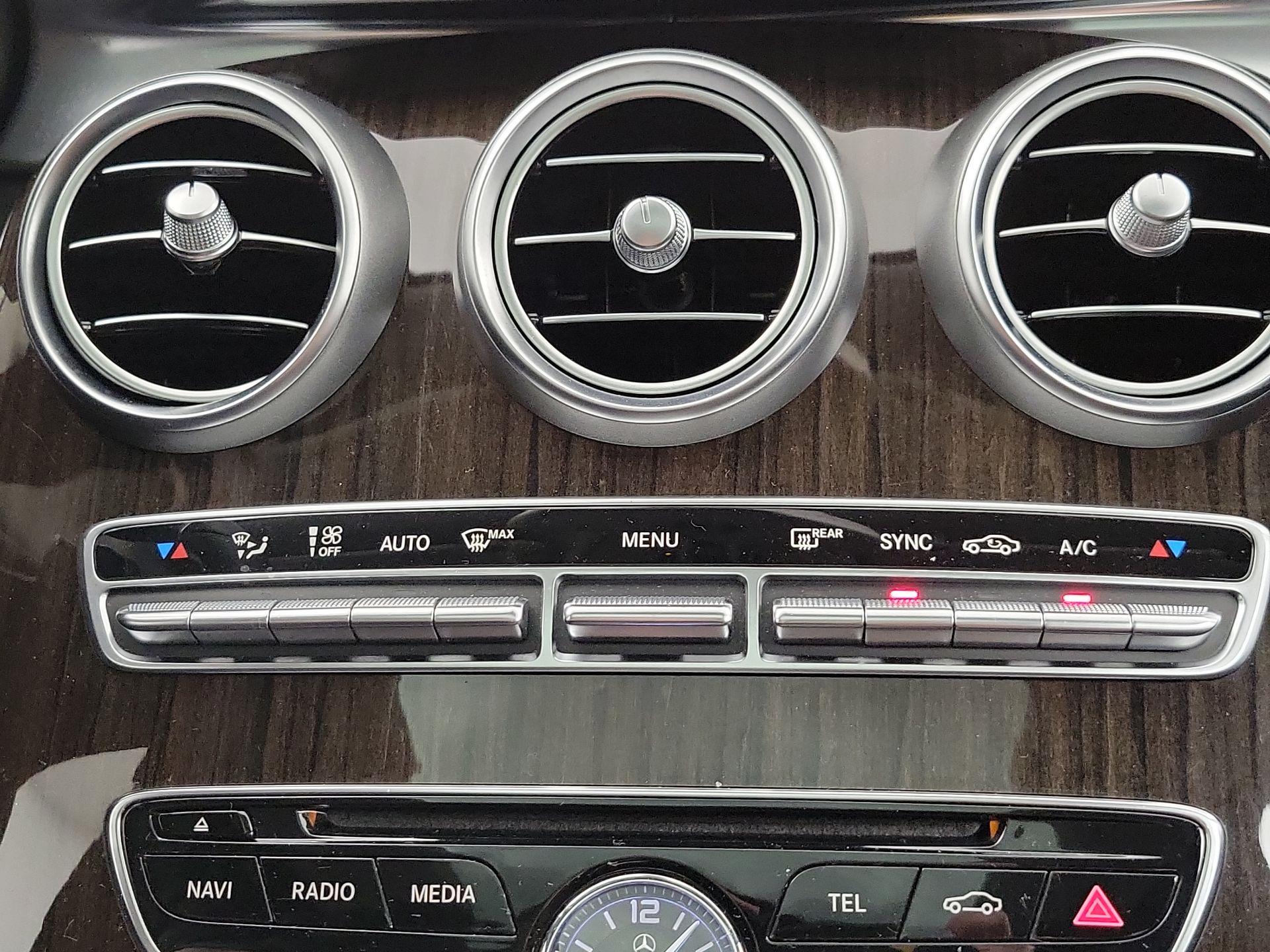 Thumbnail: 2015 Mercedes-Benz C-Class - 17