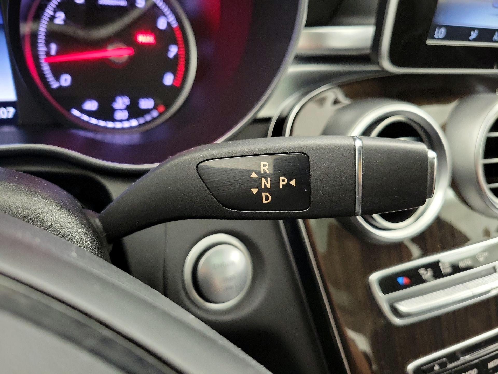 Thumbnail: 2015 Mercedes-Benz C-Class - 18