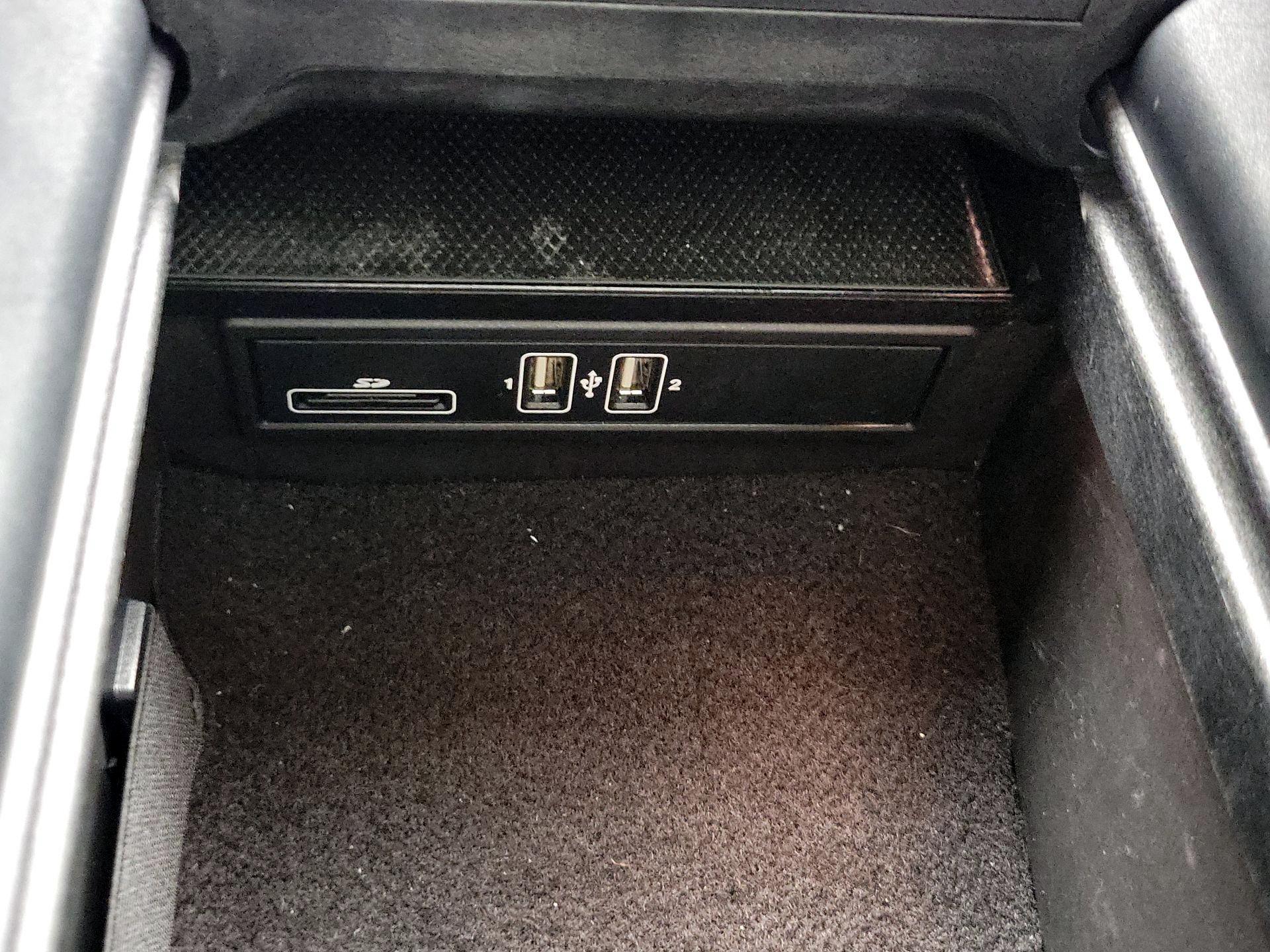 Thumbnail: 2015 Mercedes-Benz C-Class - 19