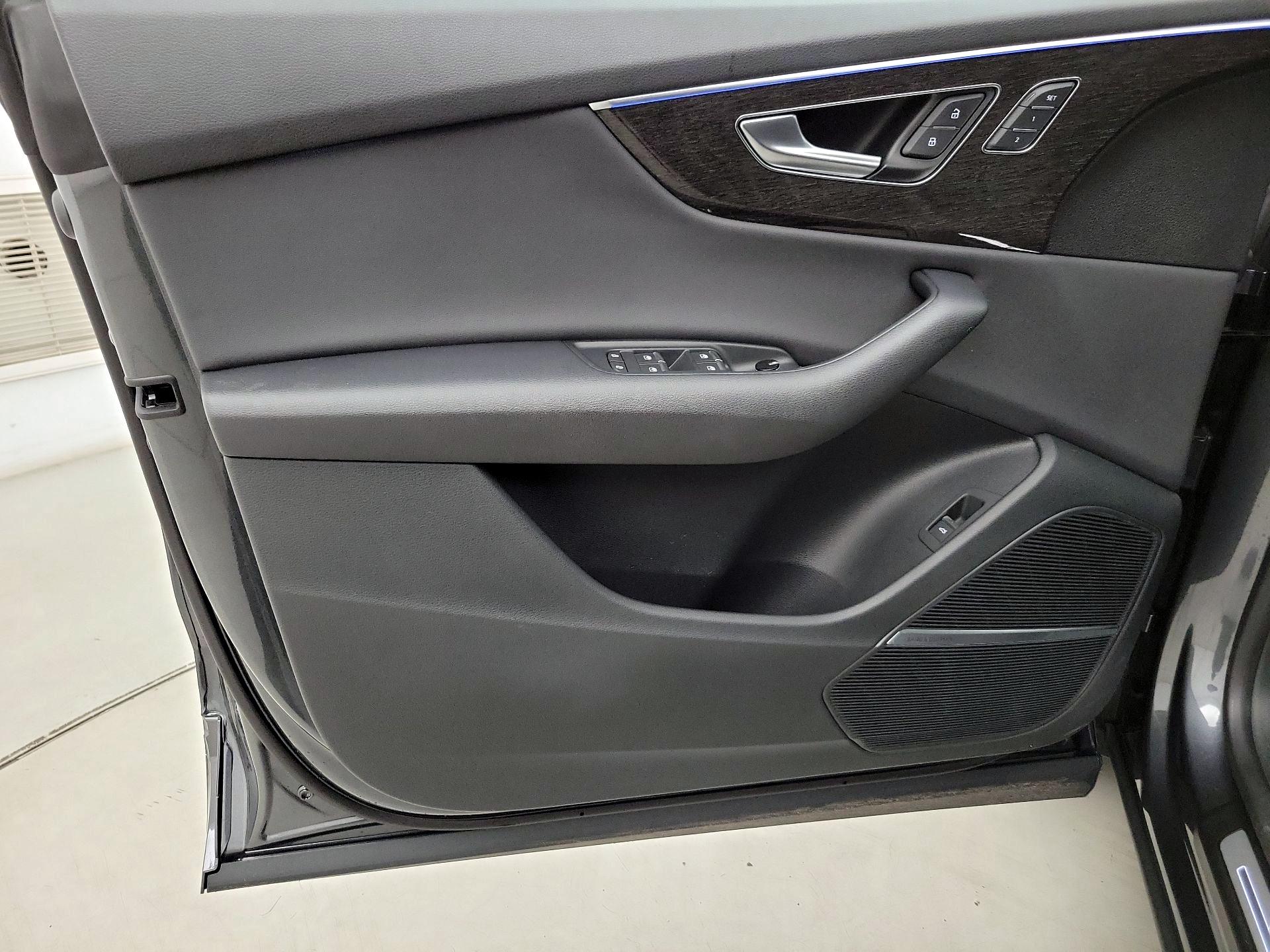 Thumbnail: 2019 Audi Q8 - 12