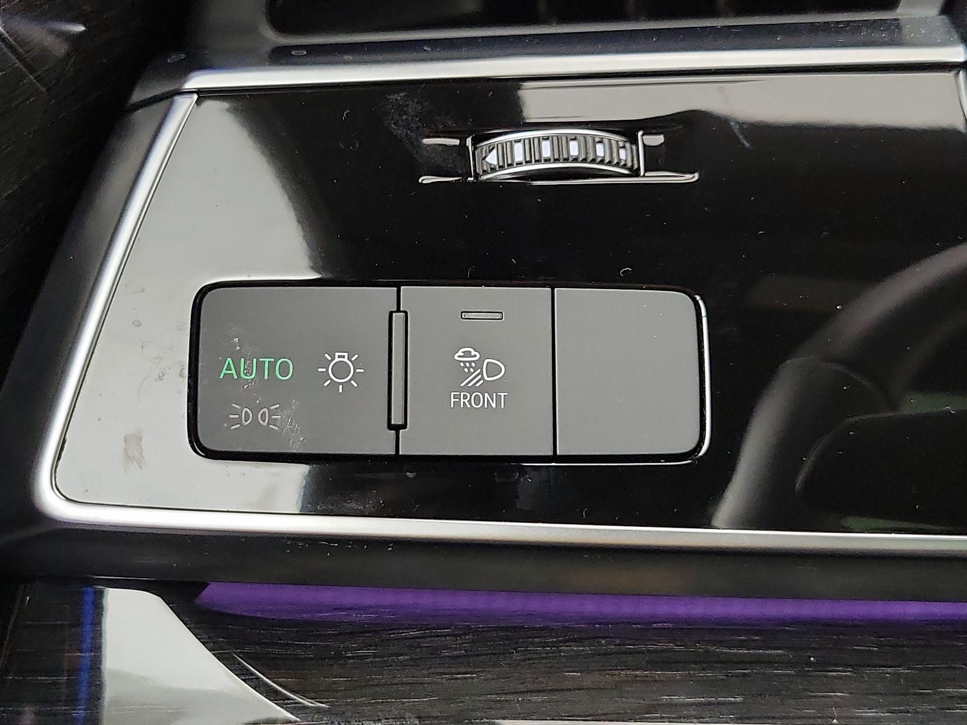 Thumbnail: 2019 Audi Q8 - 13