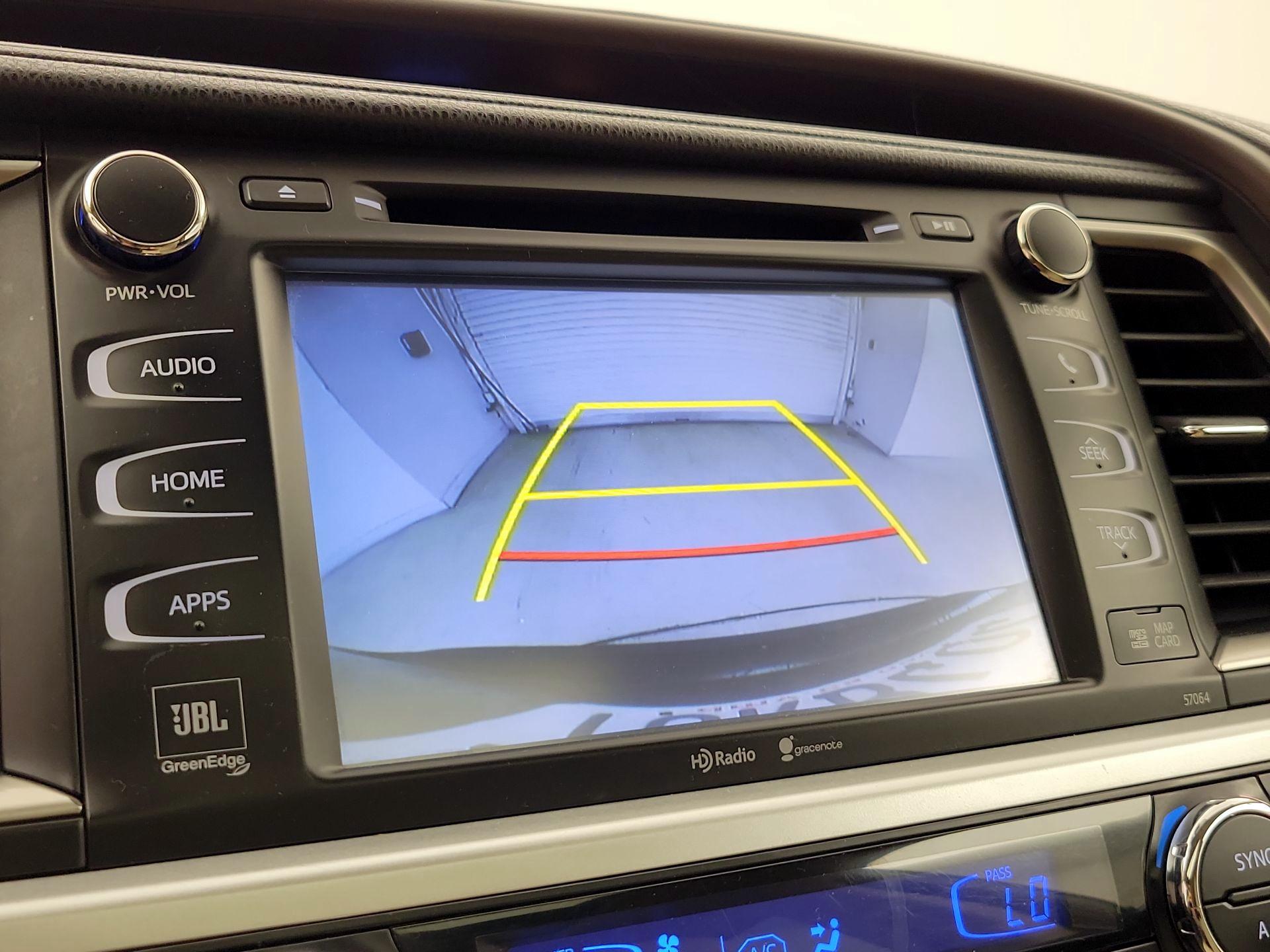 Thumbnail: 2014 Toyota Highlander - 14