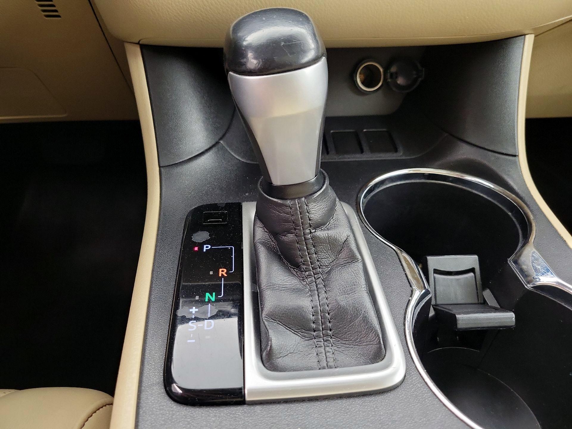 Thumbnail: 2014 Toyota Highlander - 17