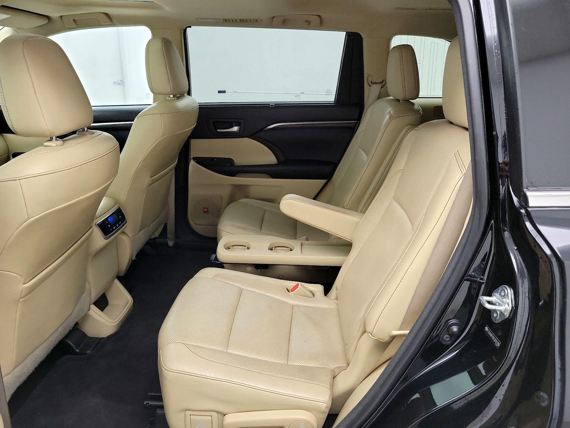 Thumbnail: 2014 Toyota Highlander - 20