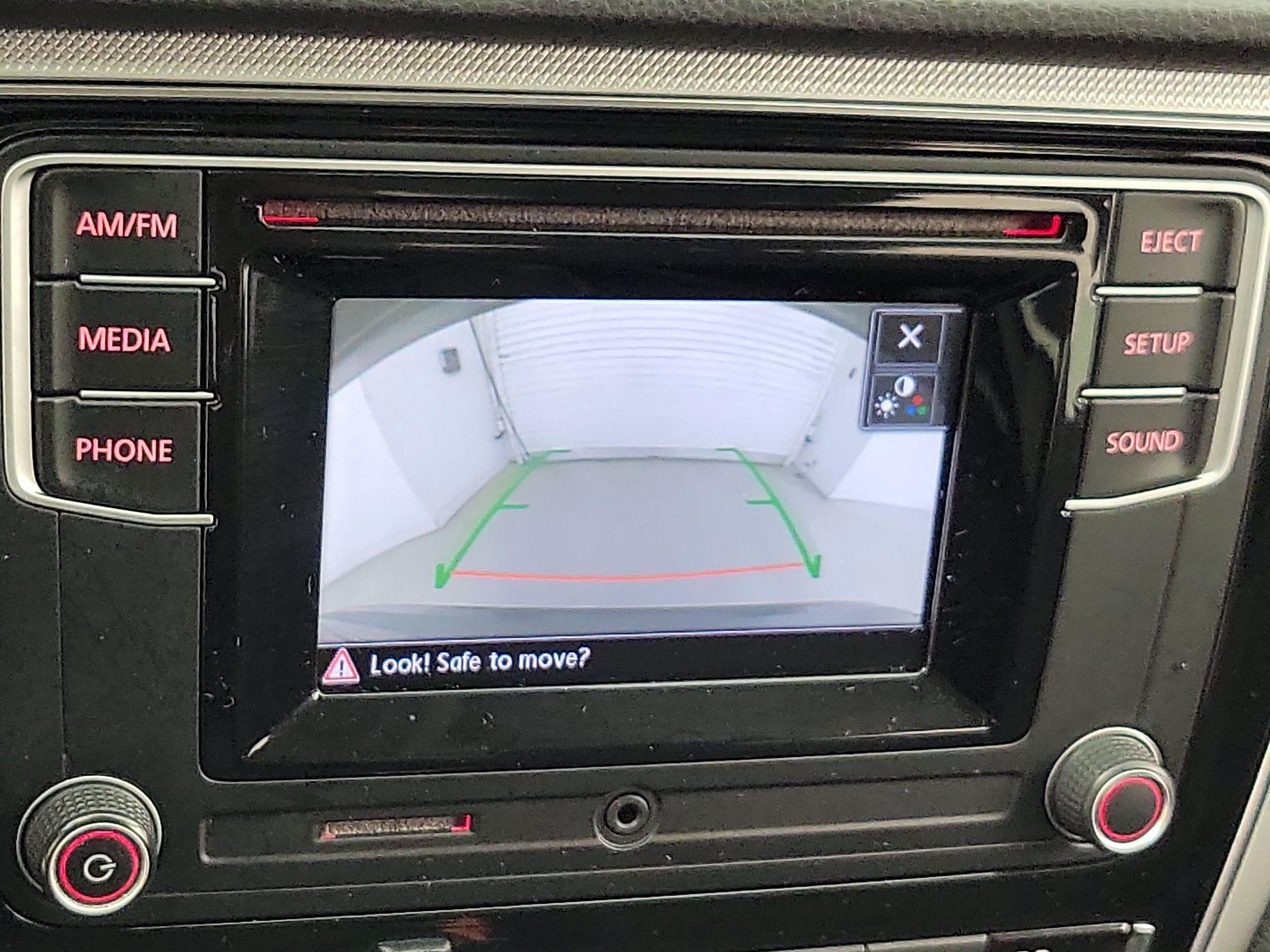 Thumbnail: 2016 Volkswagen Passat - 14