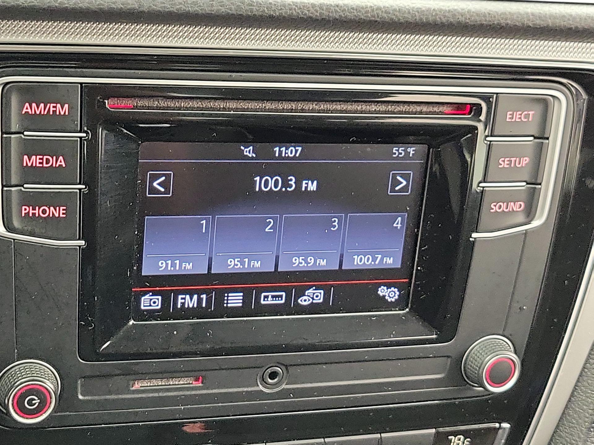 Thumbnail: 2016 Volkswagen Passat - 15