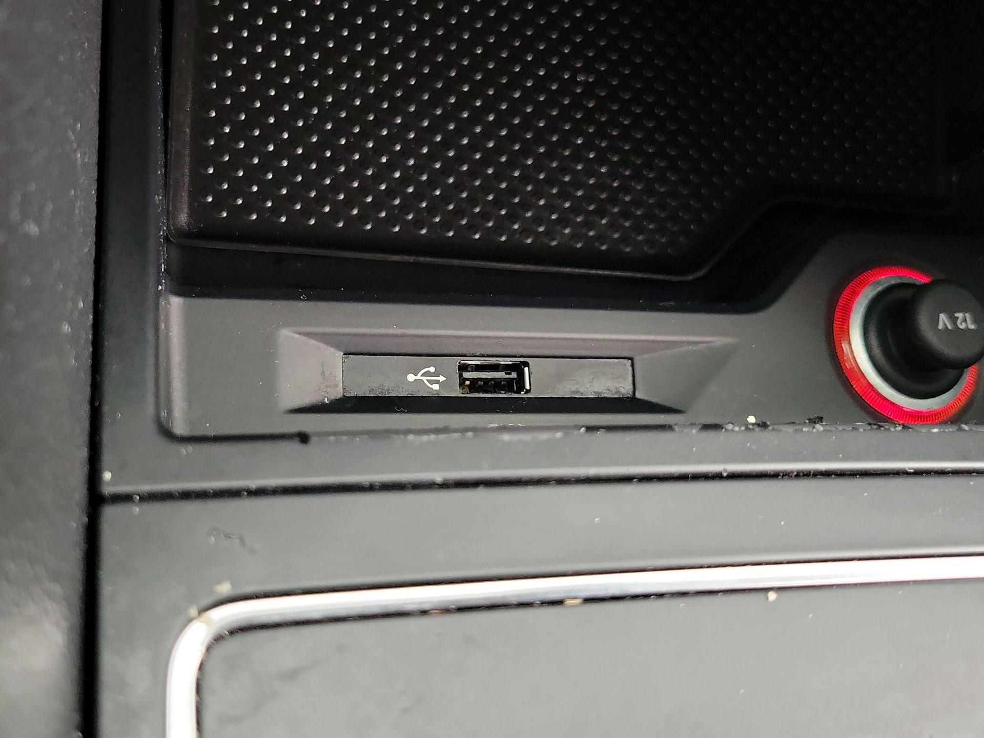 Thumbnail: 2016 Volkswagen Passat - 18