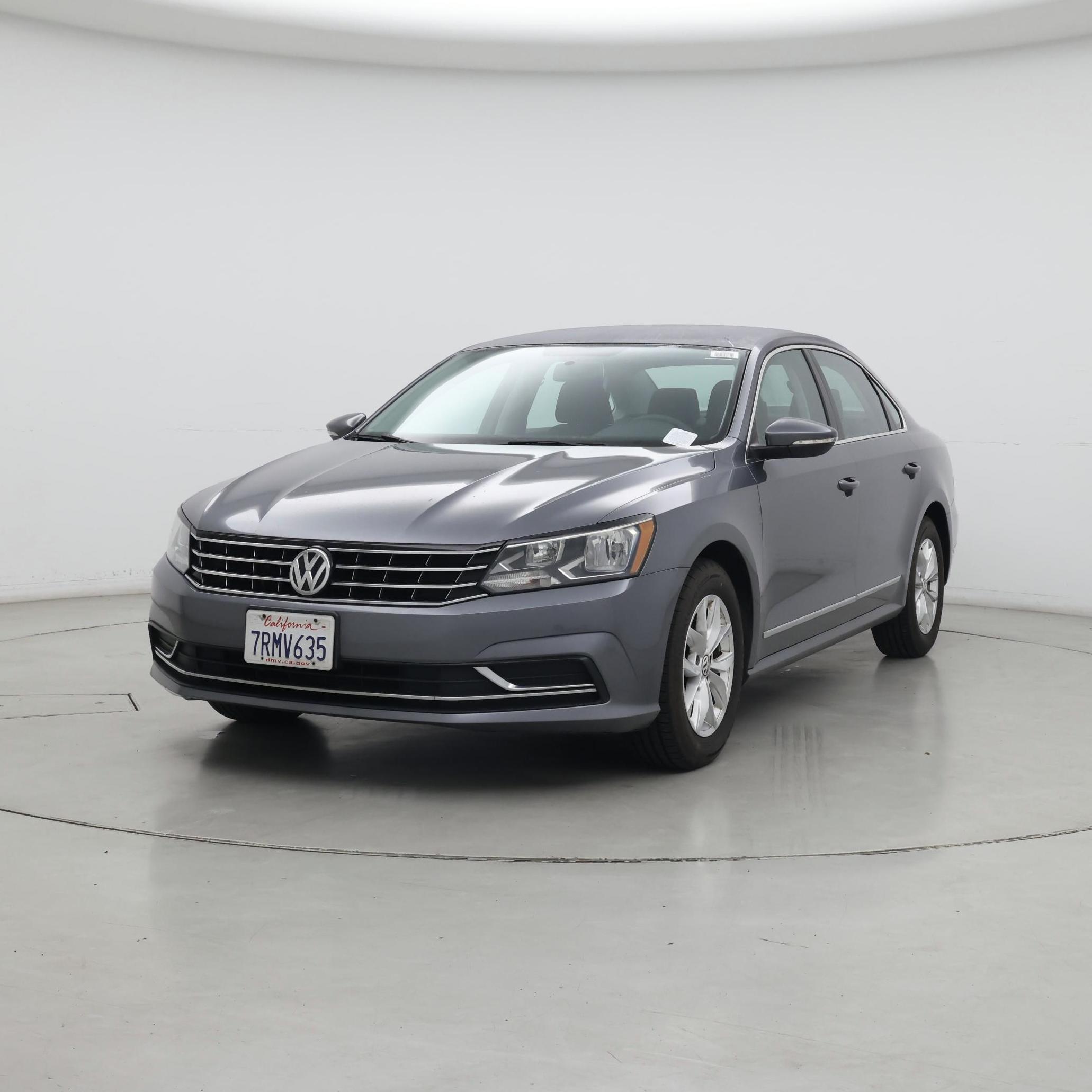 Thumbnail: 2016 Volkswagen Passat - 4