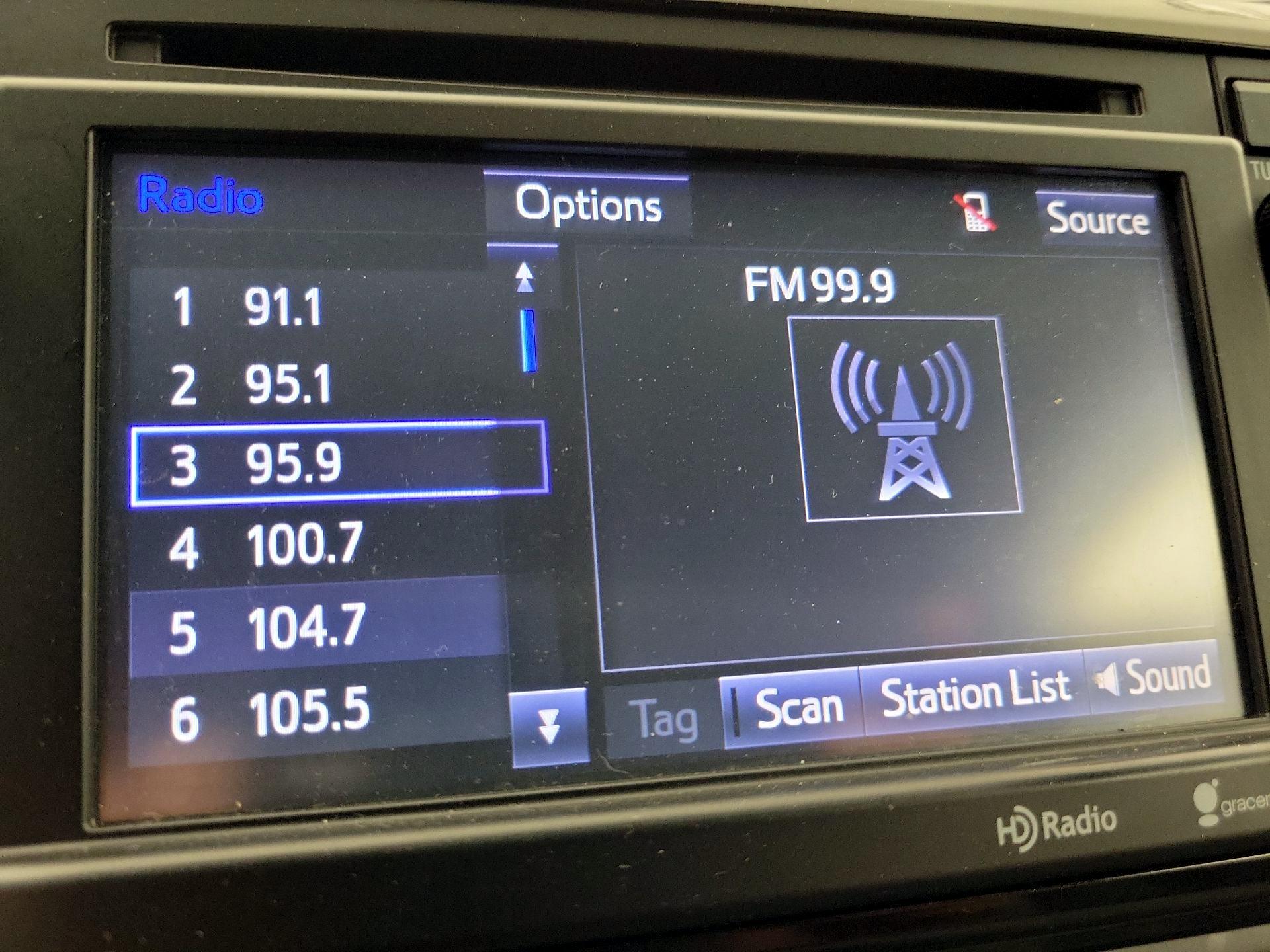 Thumbnail: 2014 Toyota Tacoma - 15