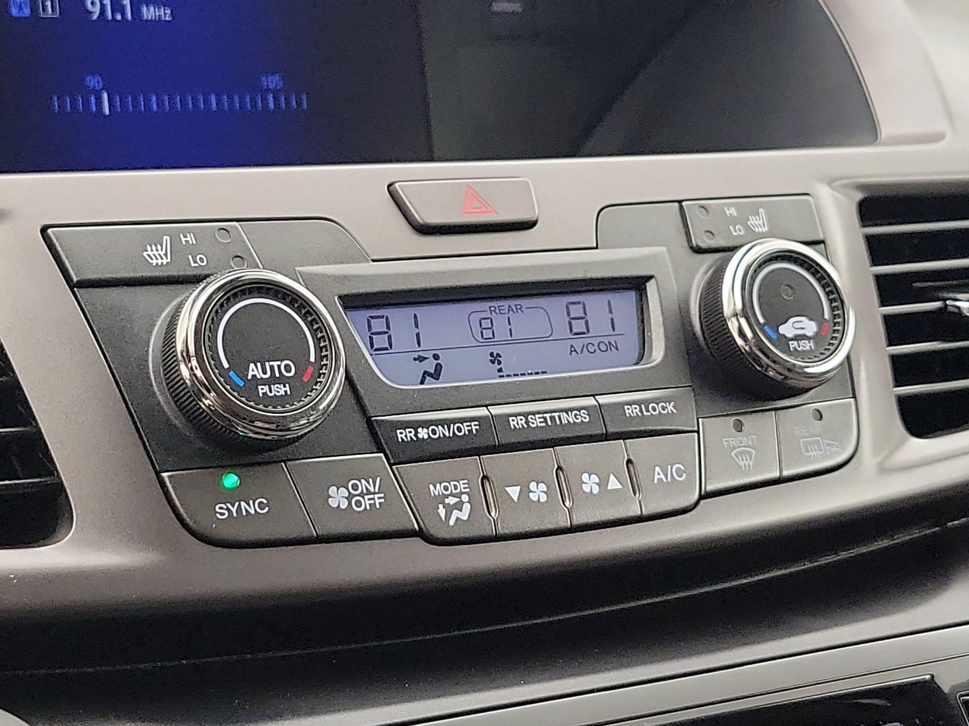 Thumbnail: 2015 Honda Odyssey - 16