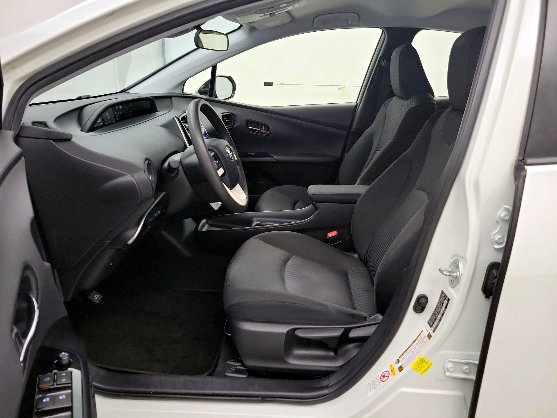 Thumbnail: 2018 Toyota Prius - 11