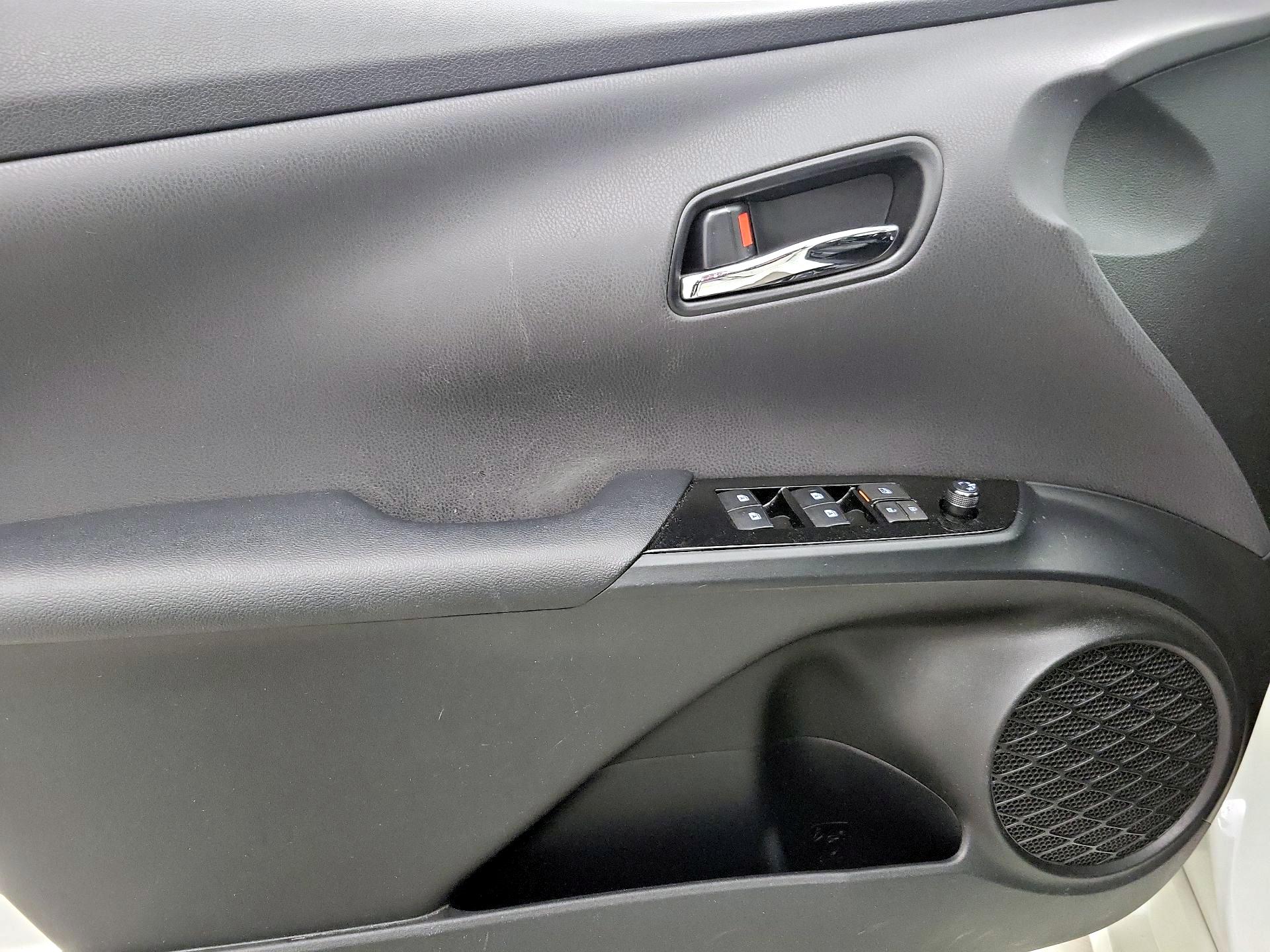 Thumbnail: 2018 Toyota Prius - 12