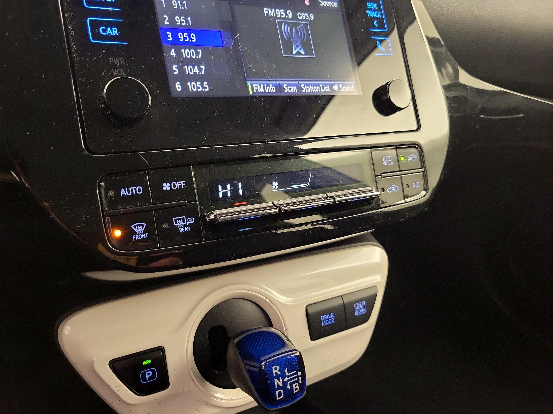 Thumbnail: 2018 Toyota Prius - 16